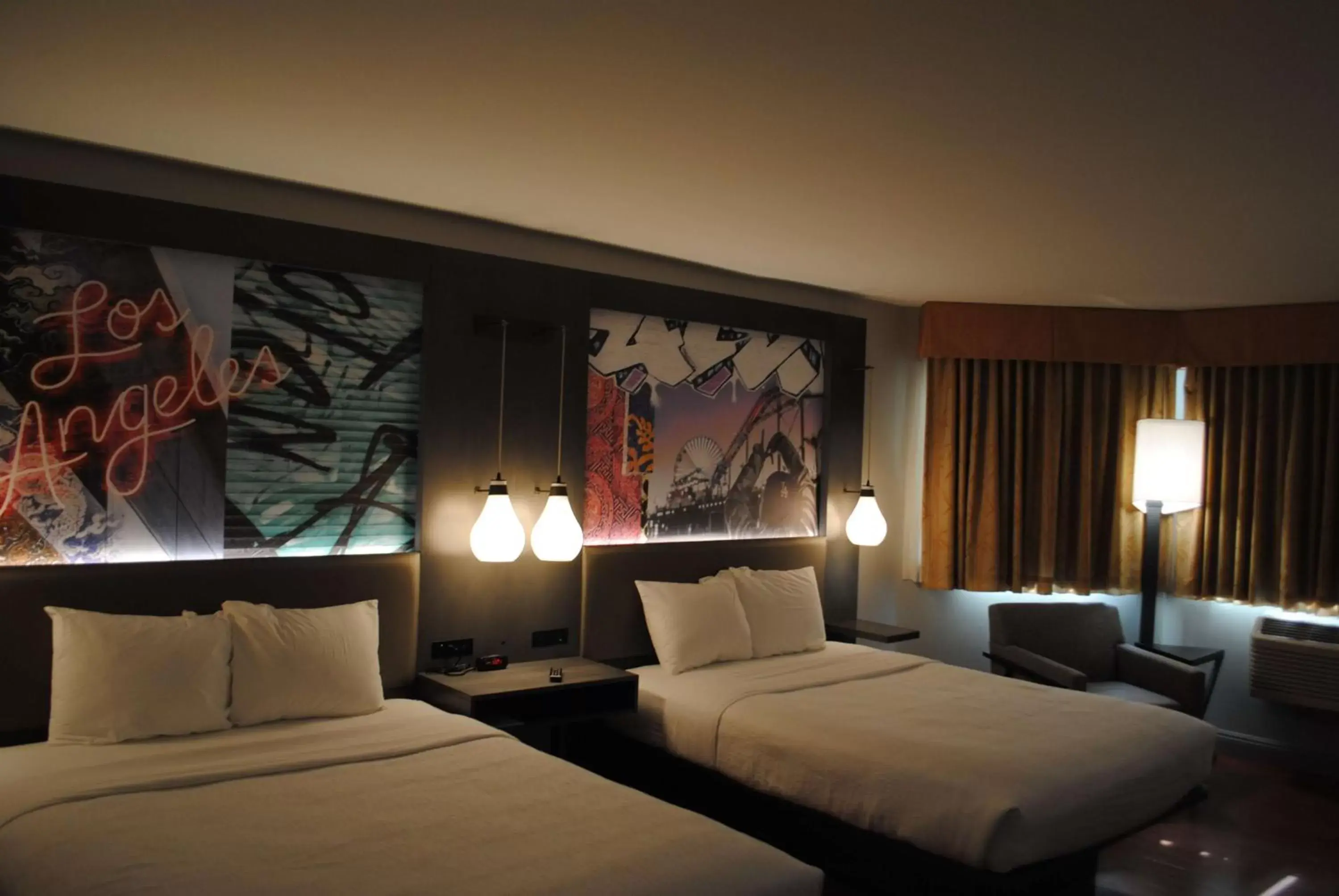 Bedroom, Bed in Best Western Plus Dragon Gate Inn