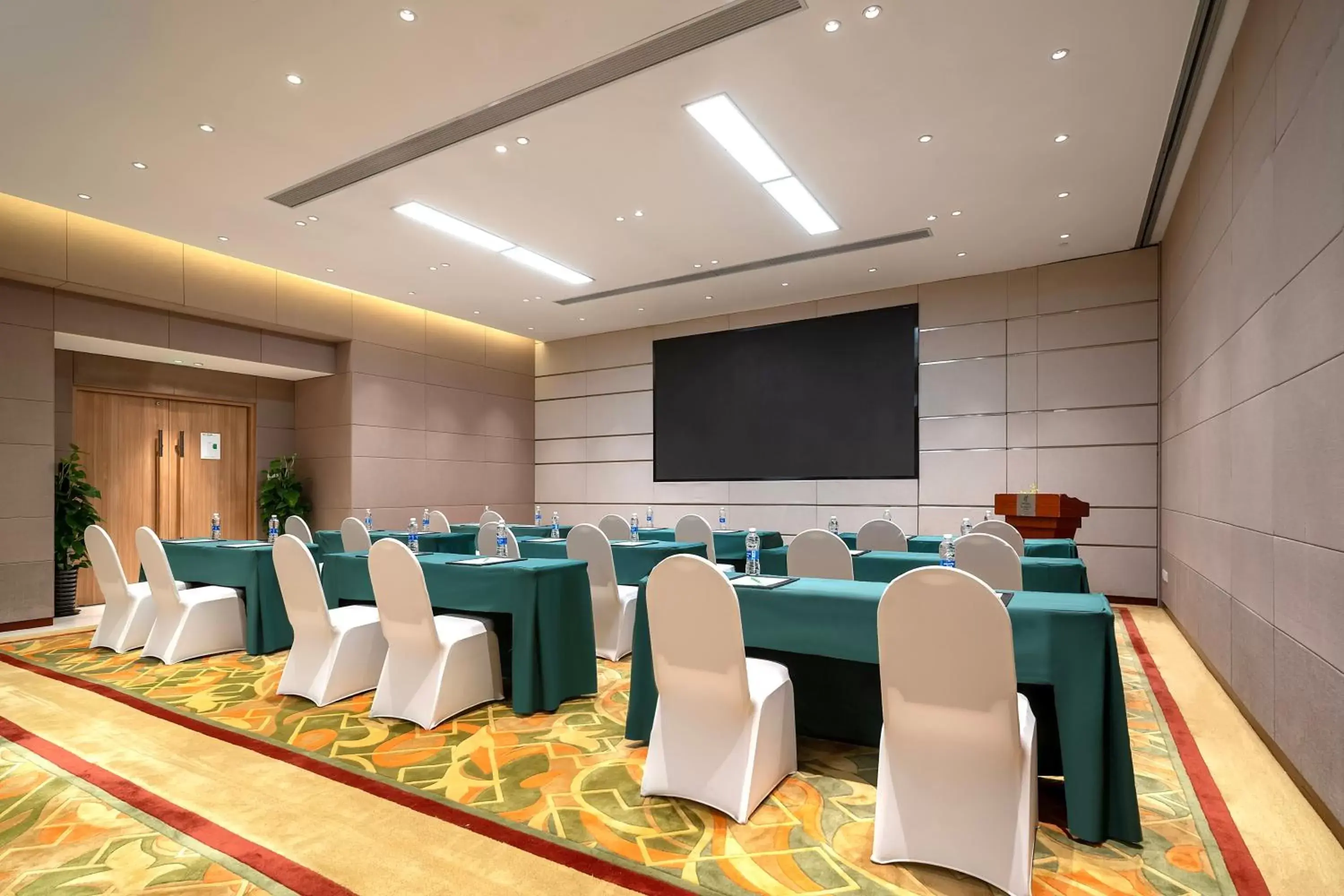 Meeting/conference room in Holiday Inn Shanghai Hongqiao Central, an IHG Hotel