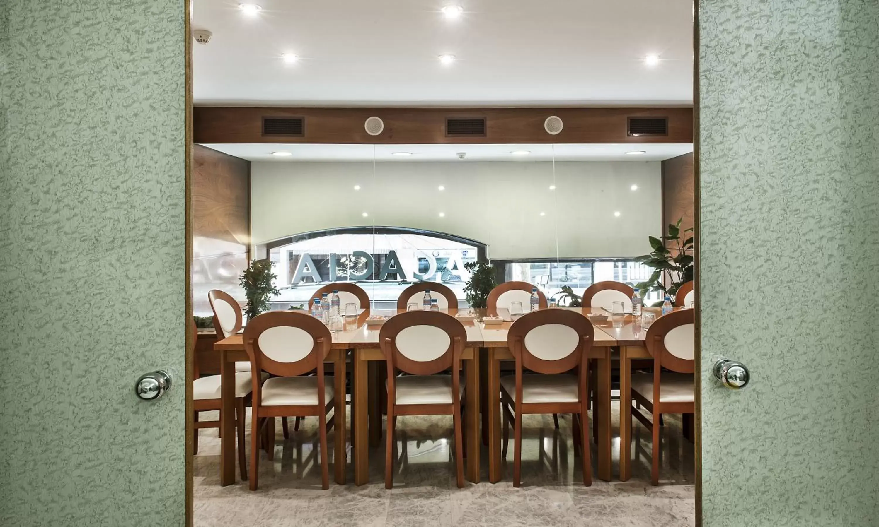 Business facilities, Restaurant/Places to Eat in Acacia Suite