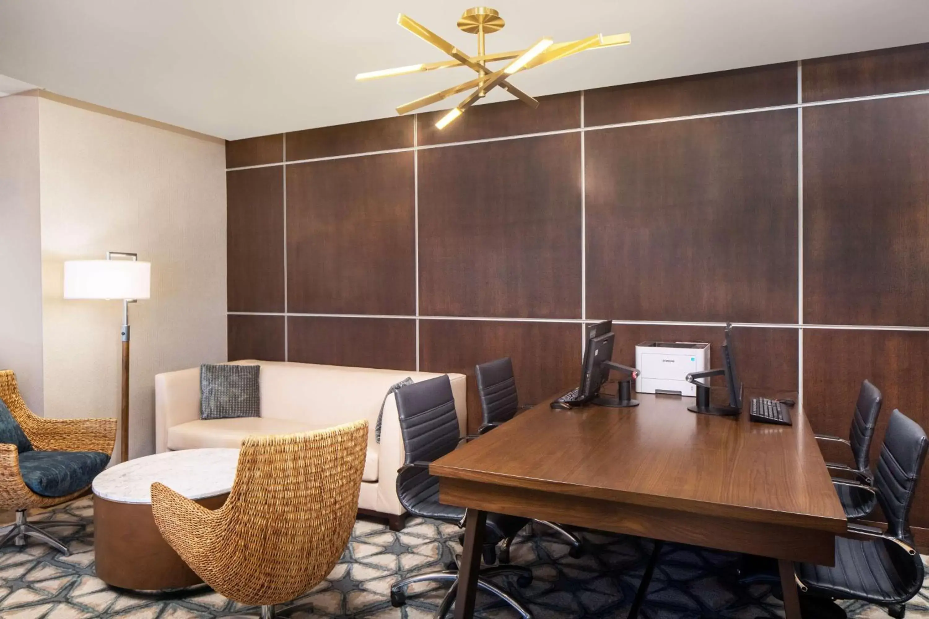 Business facilities in DoubleTree by Hilton Ann Arbor, MI