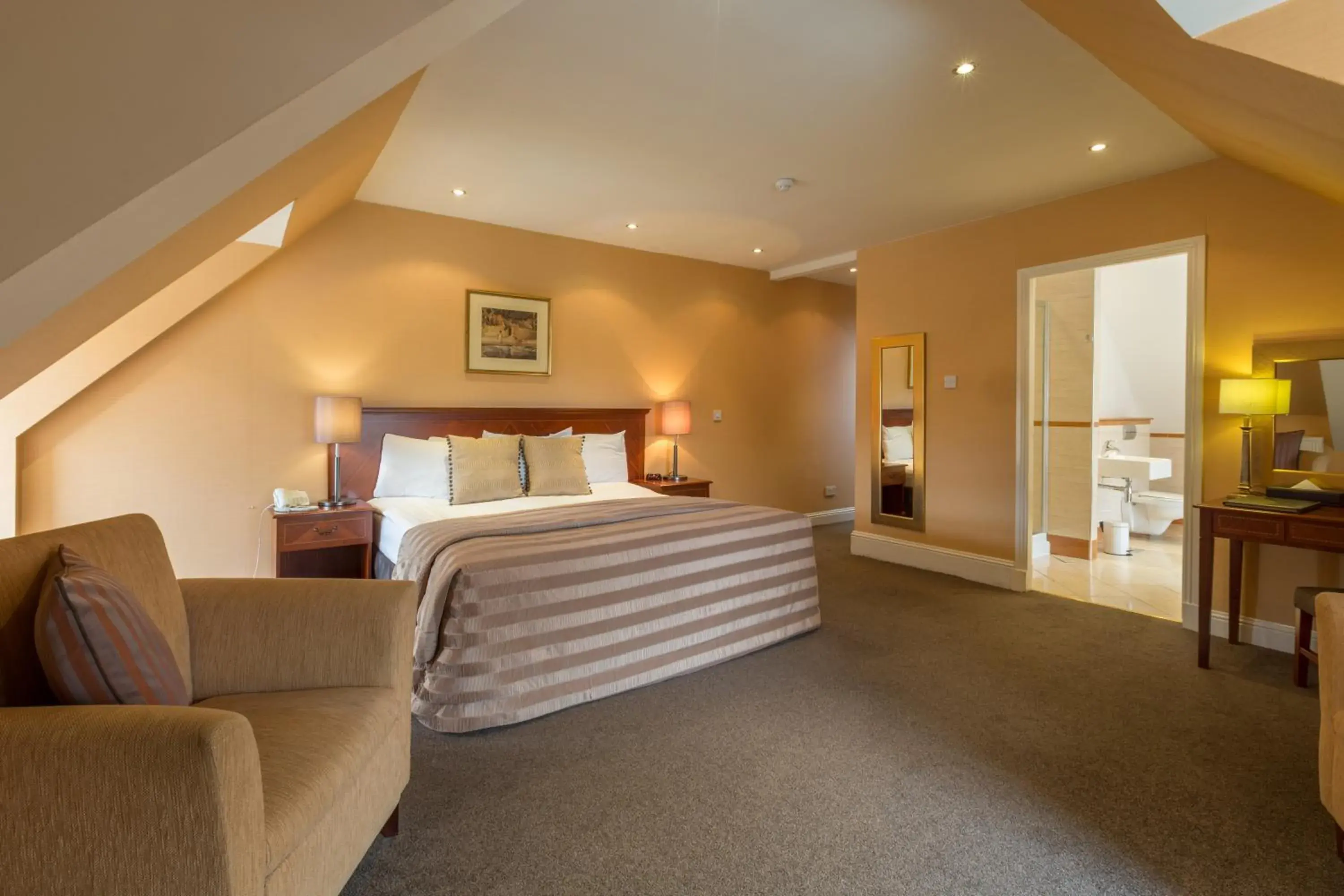 Bedroom, Bed in Sherbrooke Castle Hotel