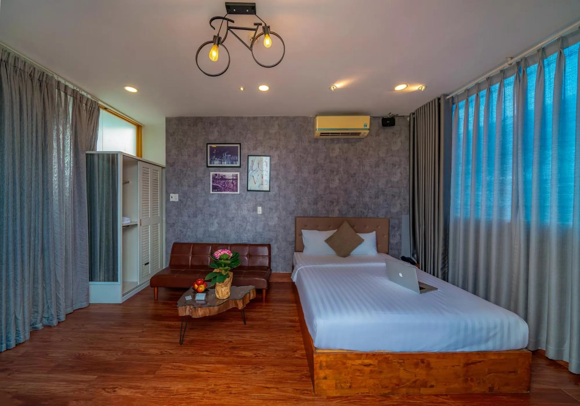 Photo of the whole room, Bed in Cactusland Boutique Hotel