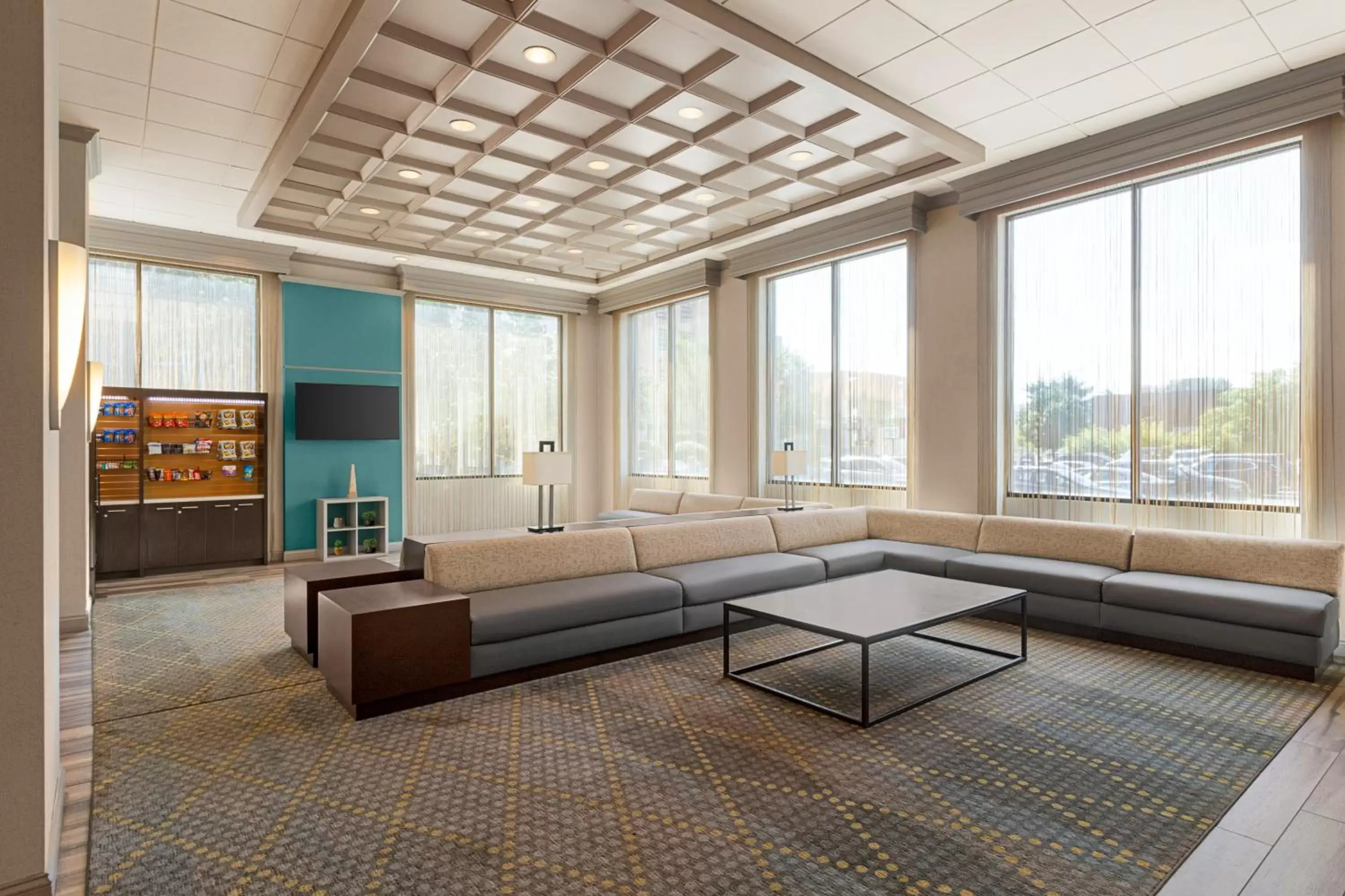 Lobby or reception, Seating Area in Holiday Inn Boston Bunker Hill Area, an IHG Hotel