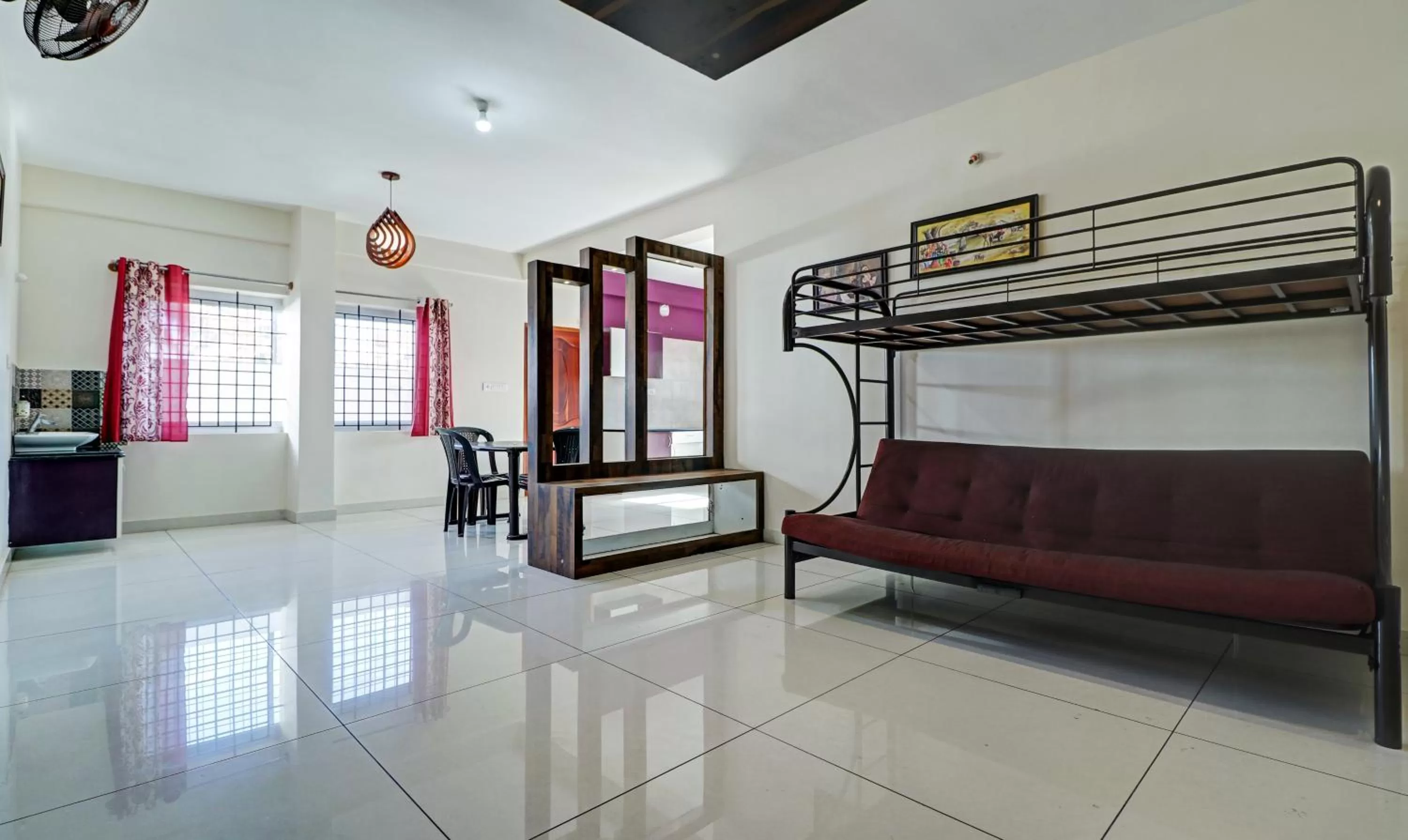 Breakfast in Itsy By Treebo - Colors Stay