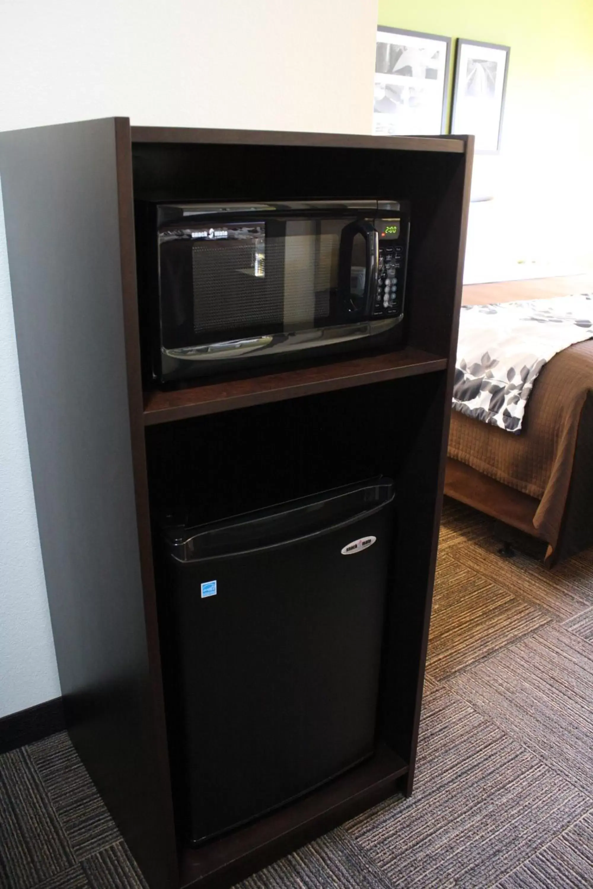 Bedroom, TV/Entertainment Center in Sleep Inn Ellenboro Hwy 50