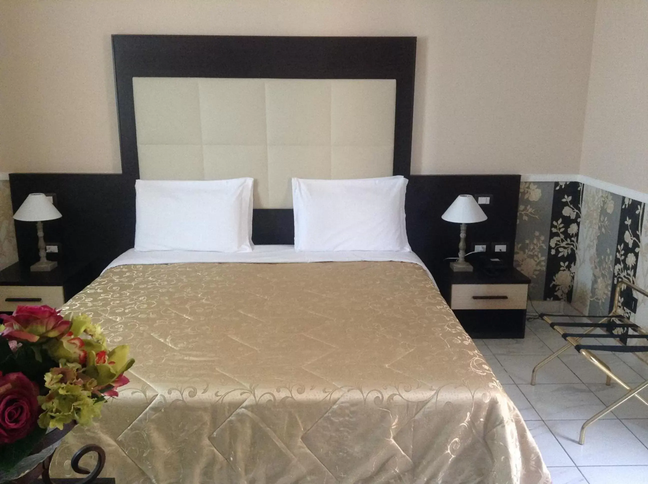 Bedroom, Bed in Hotel De La Ville Relais