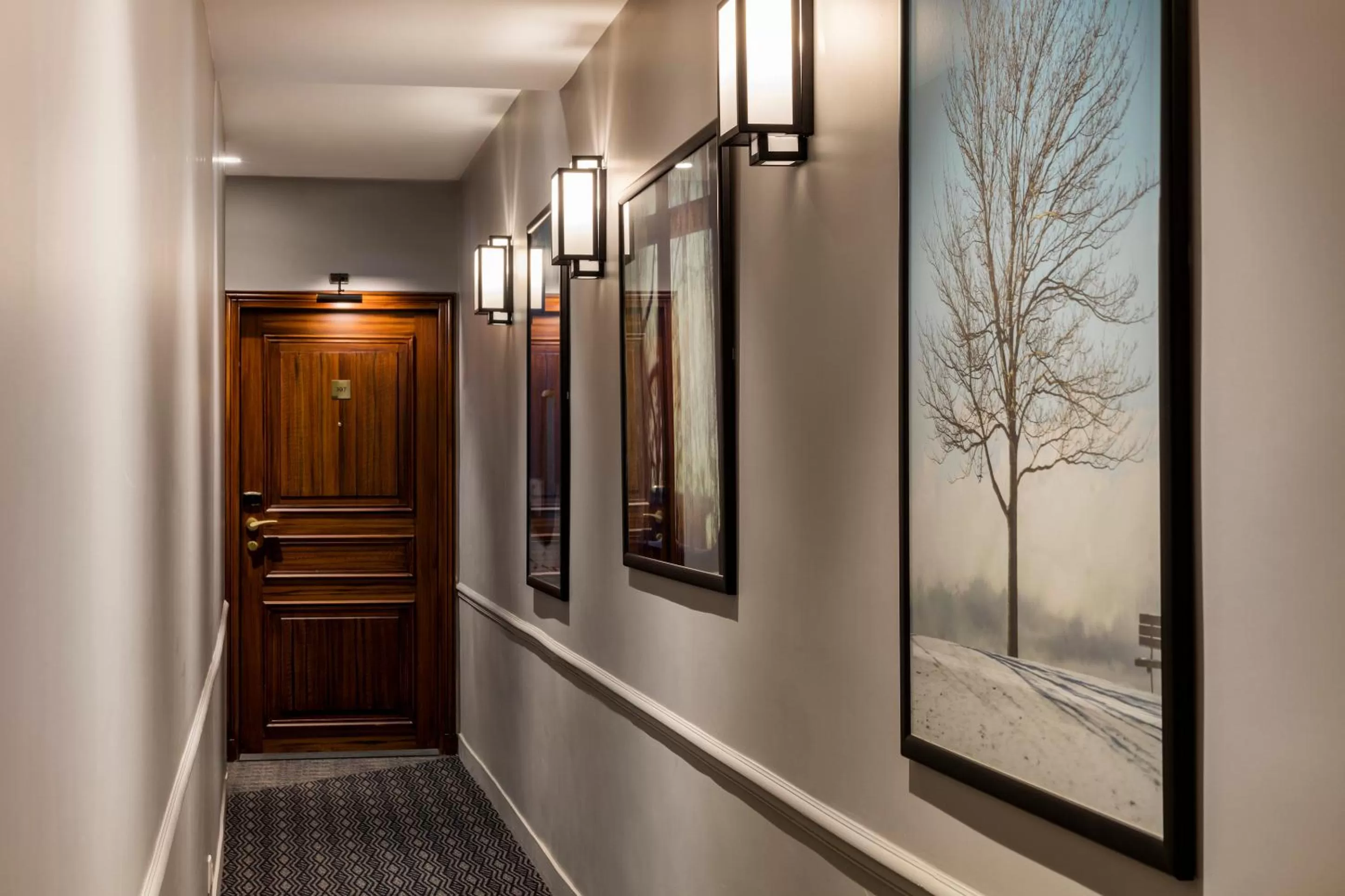 Decorative detail in Hôtel Mayflower Opera