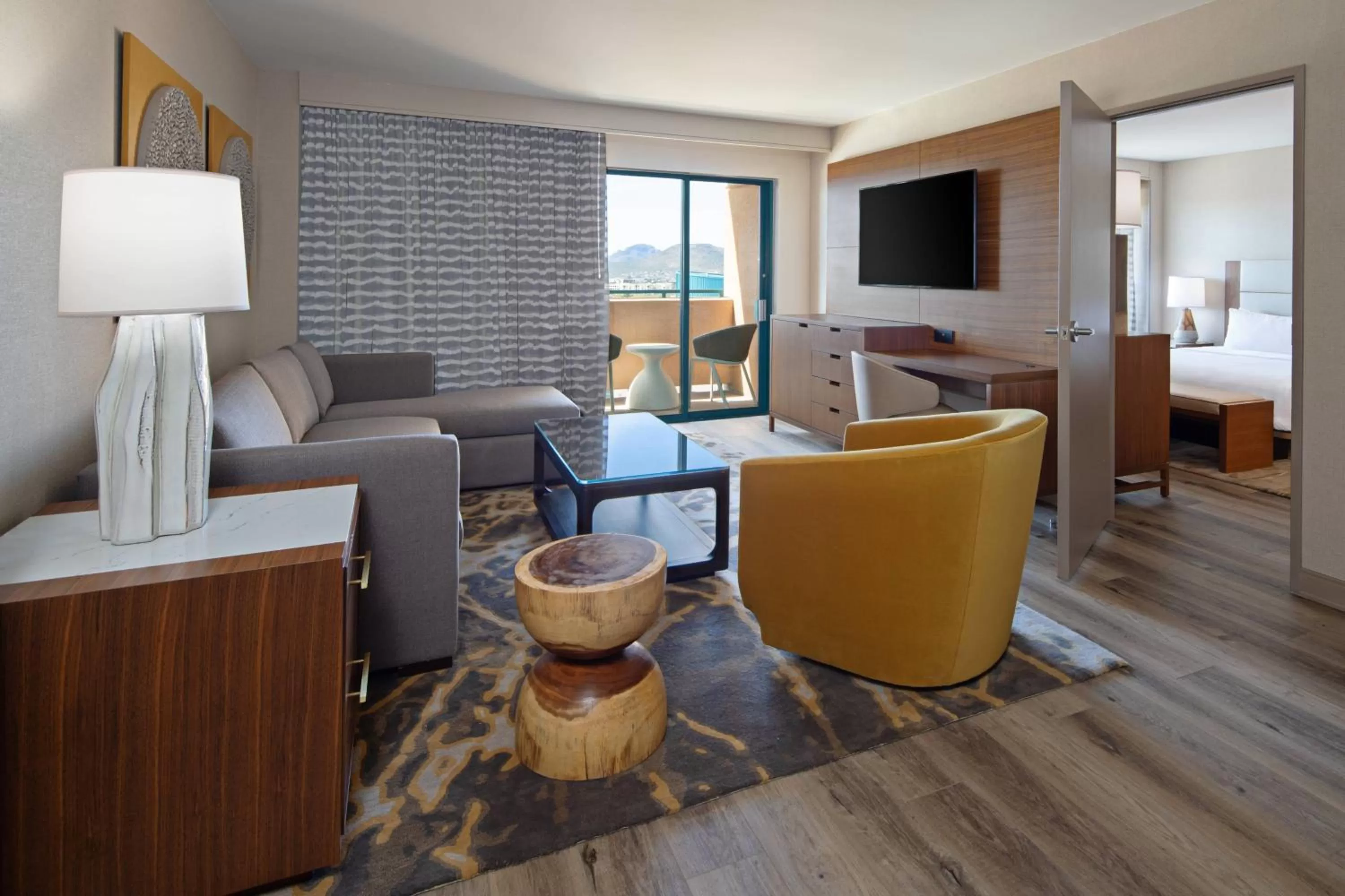 Bedroom in Tucson Marriott University Park