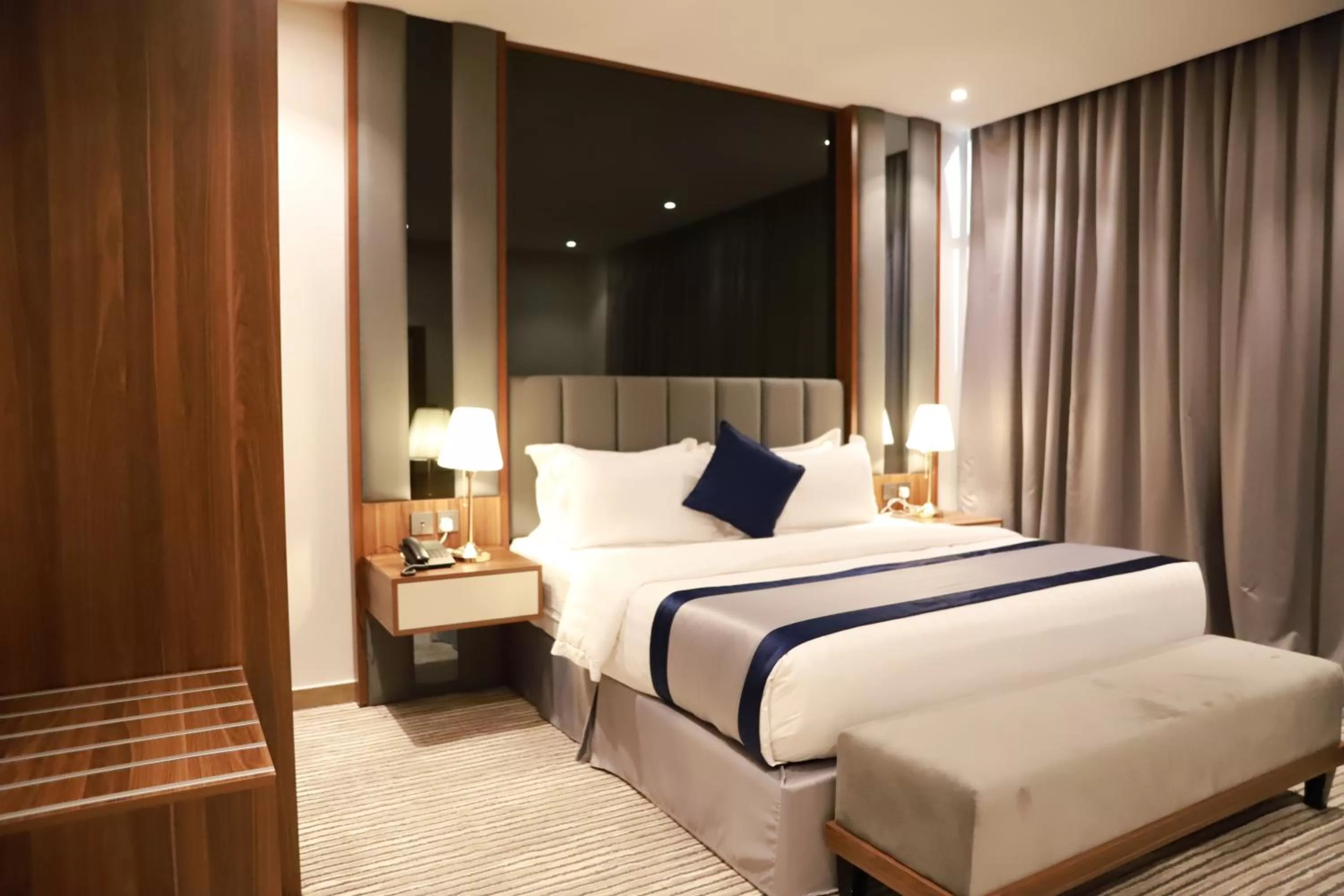 Bedroom, Bed in Tulip View Hotel