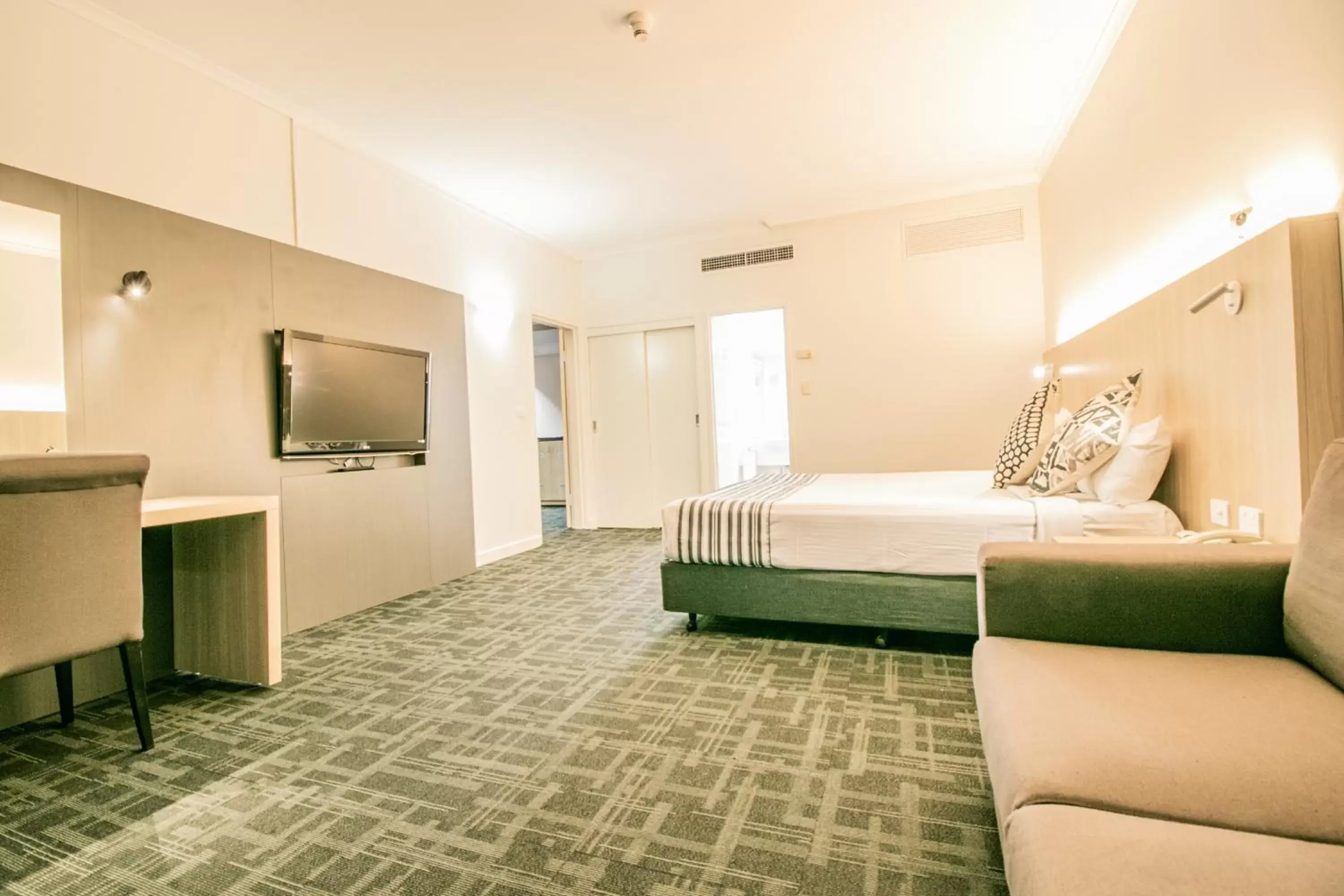 Bed in Absolute Beachfront Opal Cove Resort Bed in Absolute Beachfront Opal Cove Resort