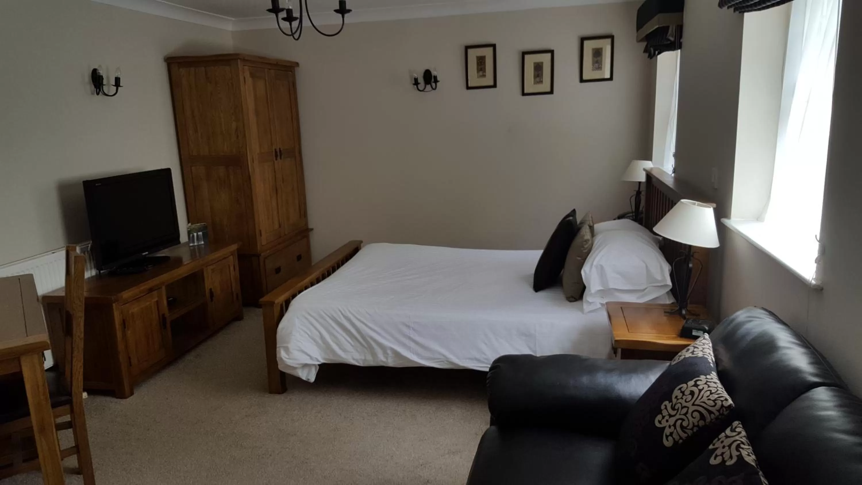 Day, Bed in Nant Ddu Lodge Hotel & Spa