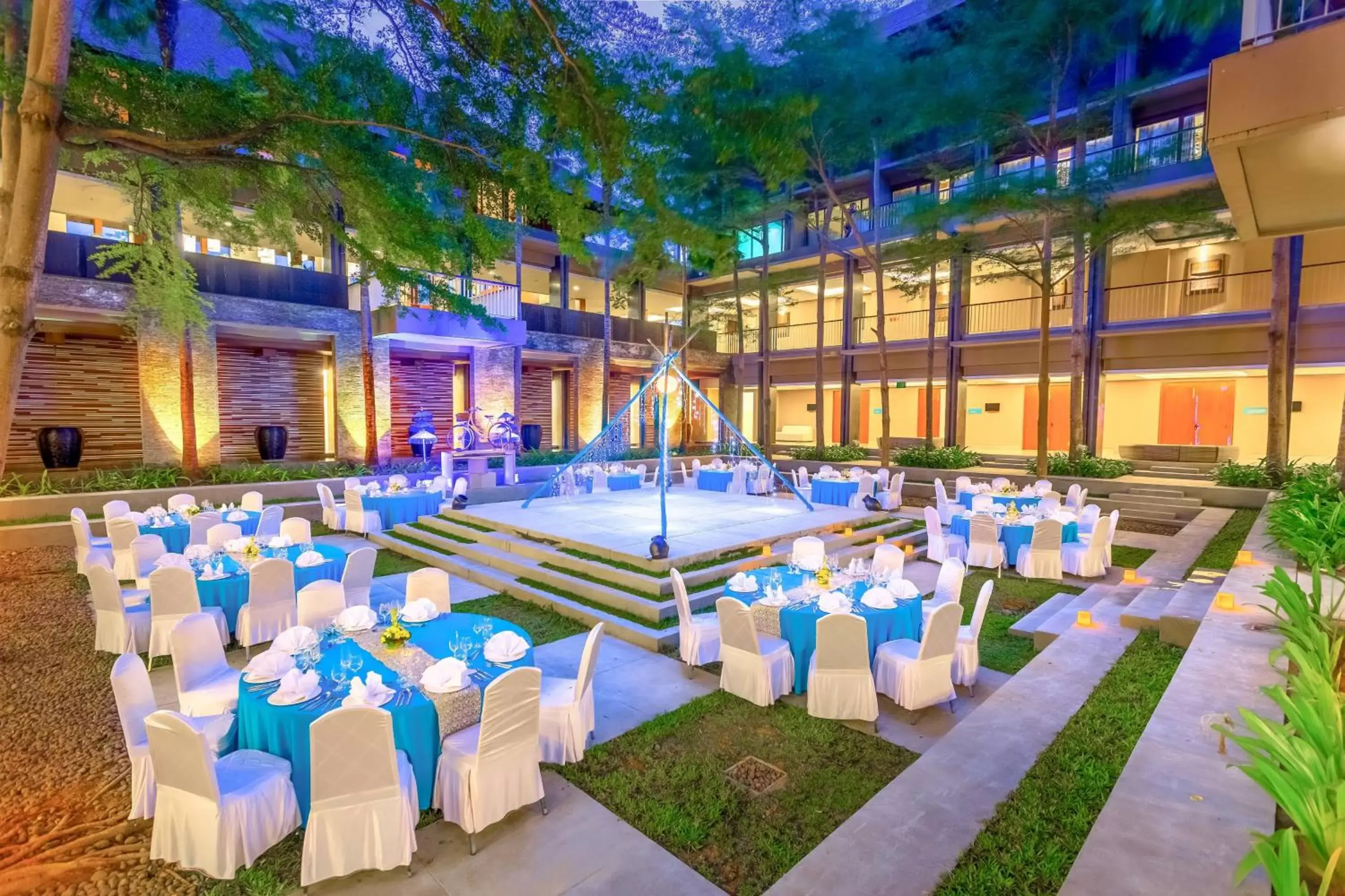 Meeting/conference room, Swimming Pool in Courtyard by Marriott Bali Nusa Dua Resort