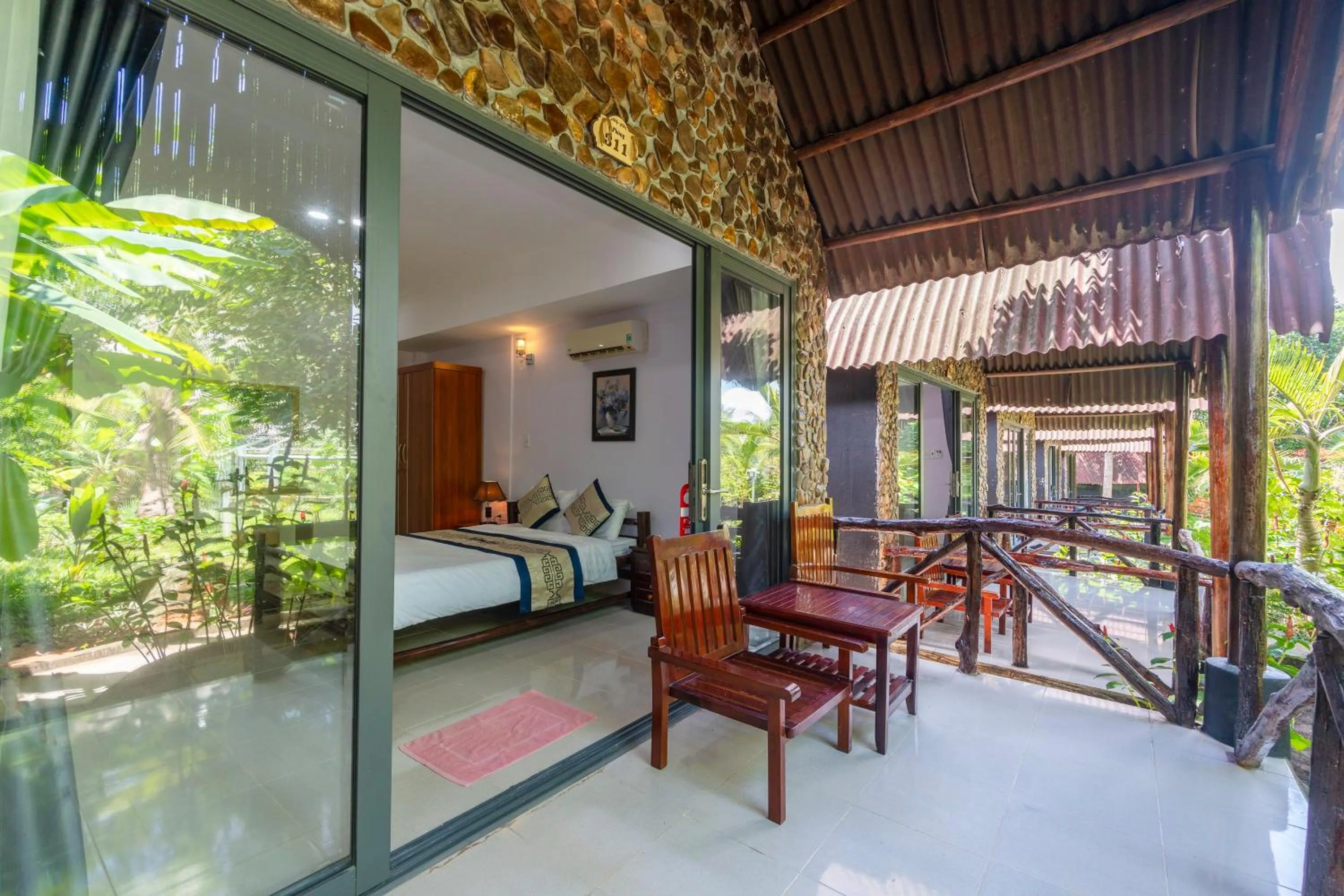 Balcony/Terrace, Bed in Mai Phuong Resort Phu Quoc