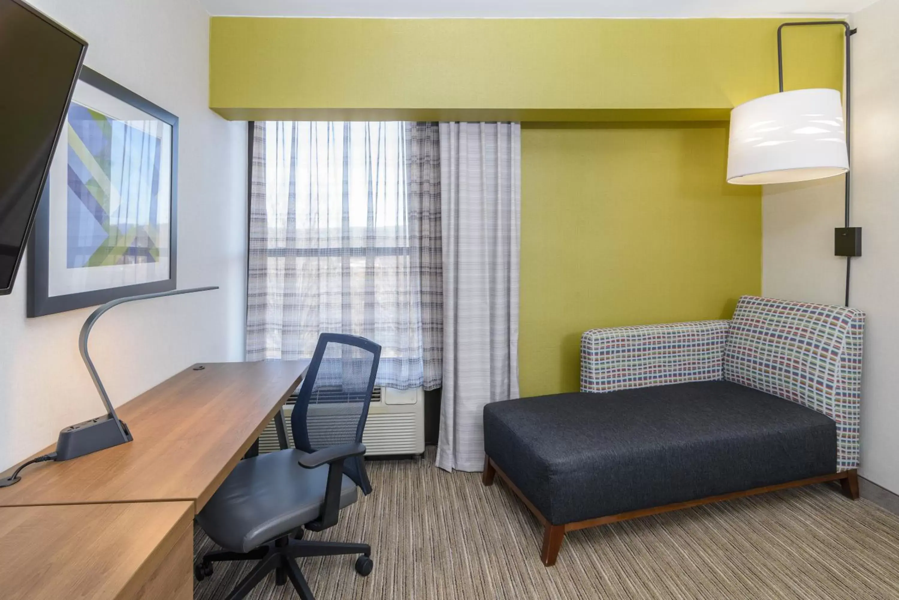 Photo of the whole room, Seating Area in Holiday Inn Express Southington, an IHG Hotel