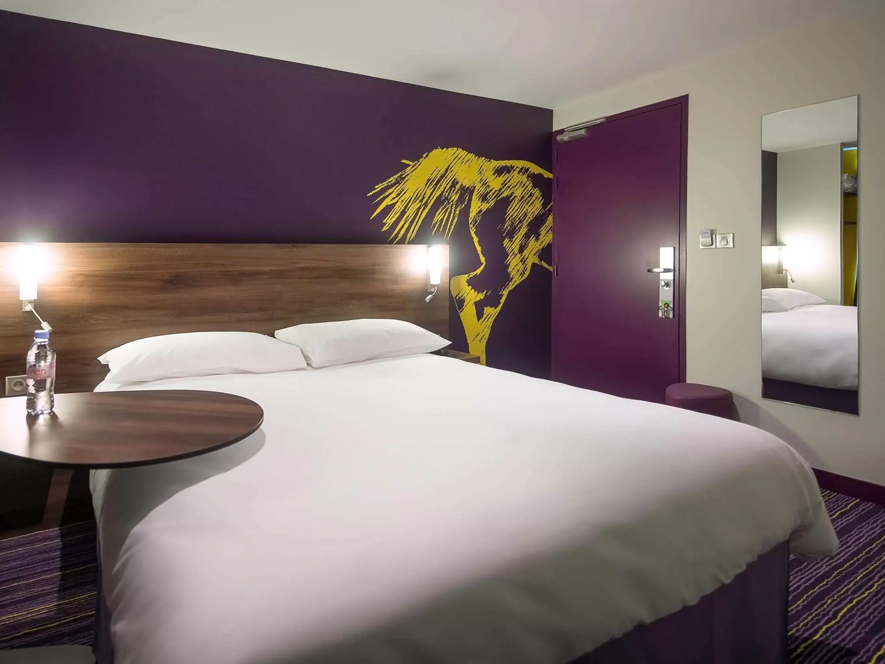 Photo of the whole room, Bed in ibis Styles Saumur Gare Centre