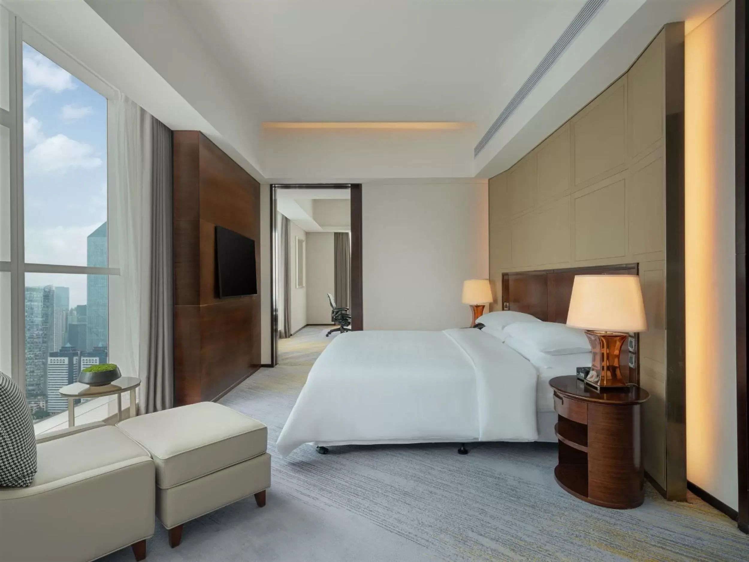 Bedroom in Sheraton Guangzhou Hotel