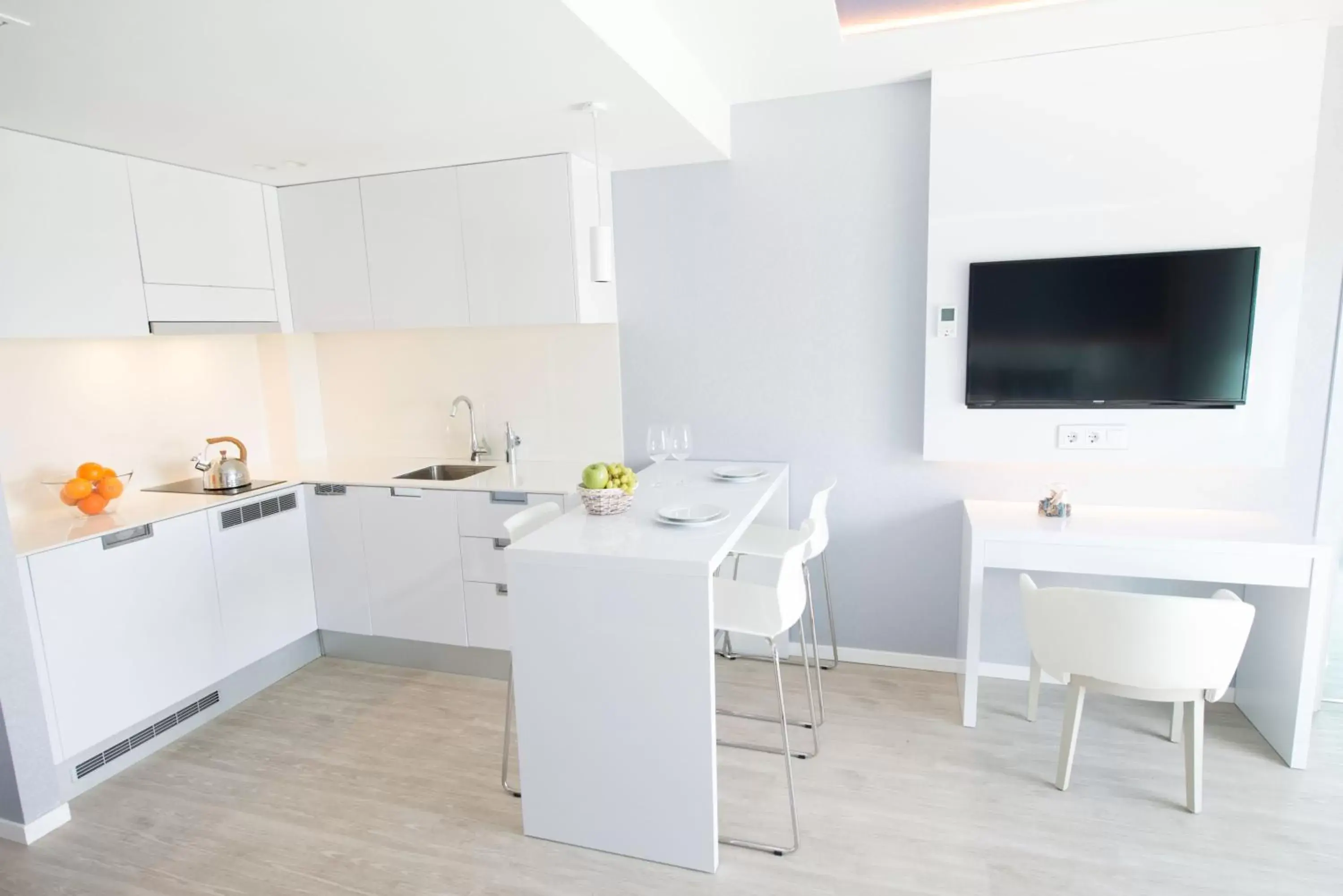 TV and multimedia, Kitchen/Kitchenette in Masd Mediterraneo Hotel Apartamentos Spa