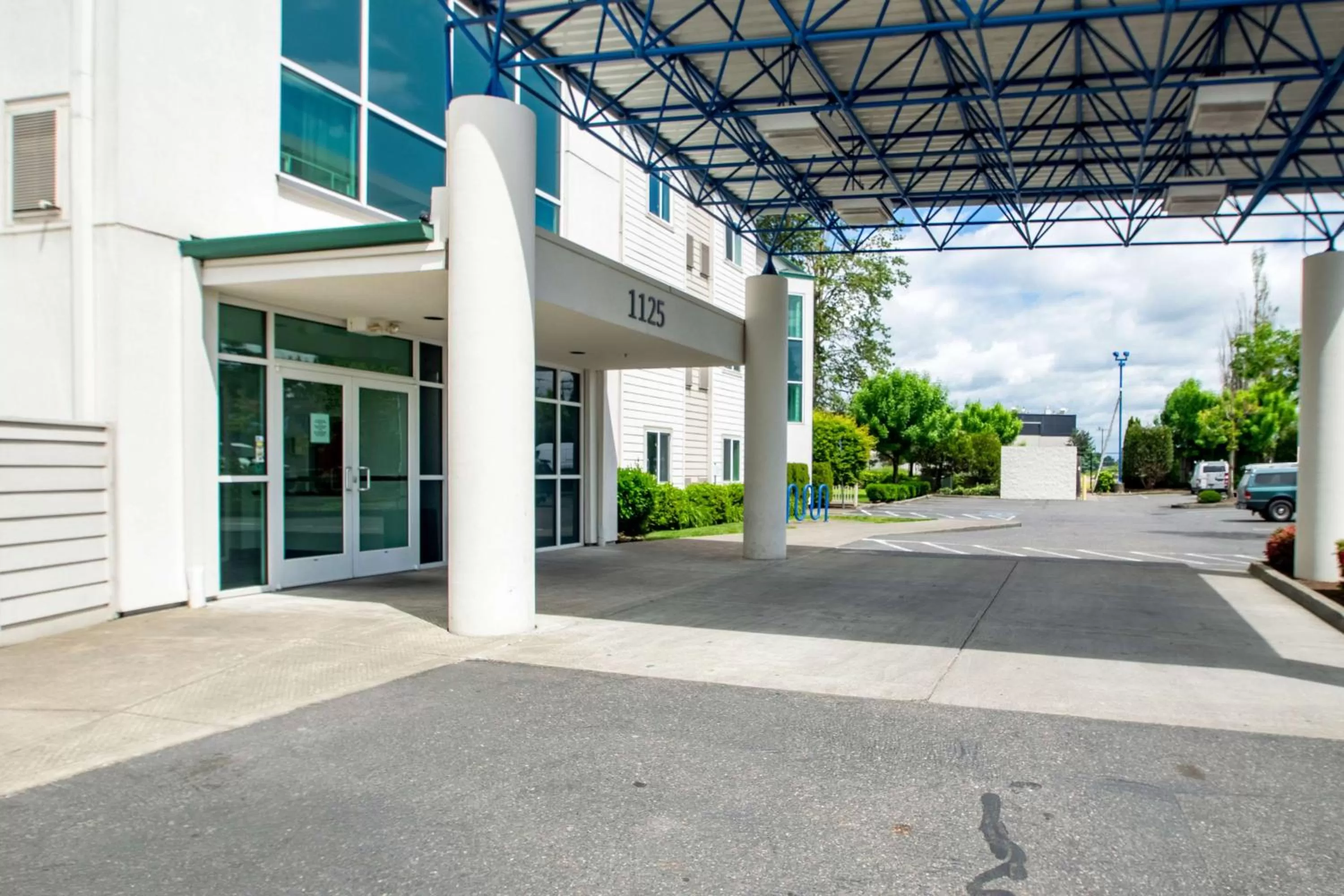 Property building in Motel 6-Portland, OR - North