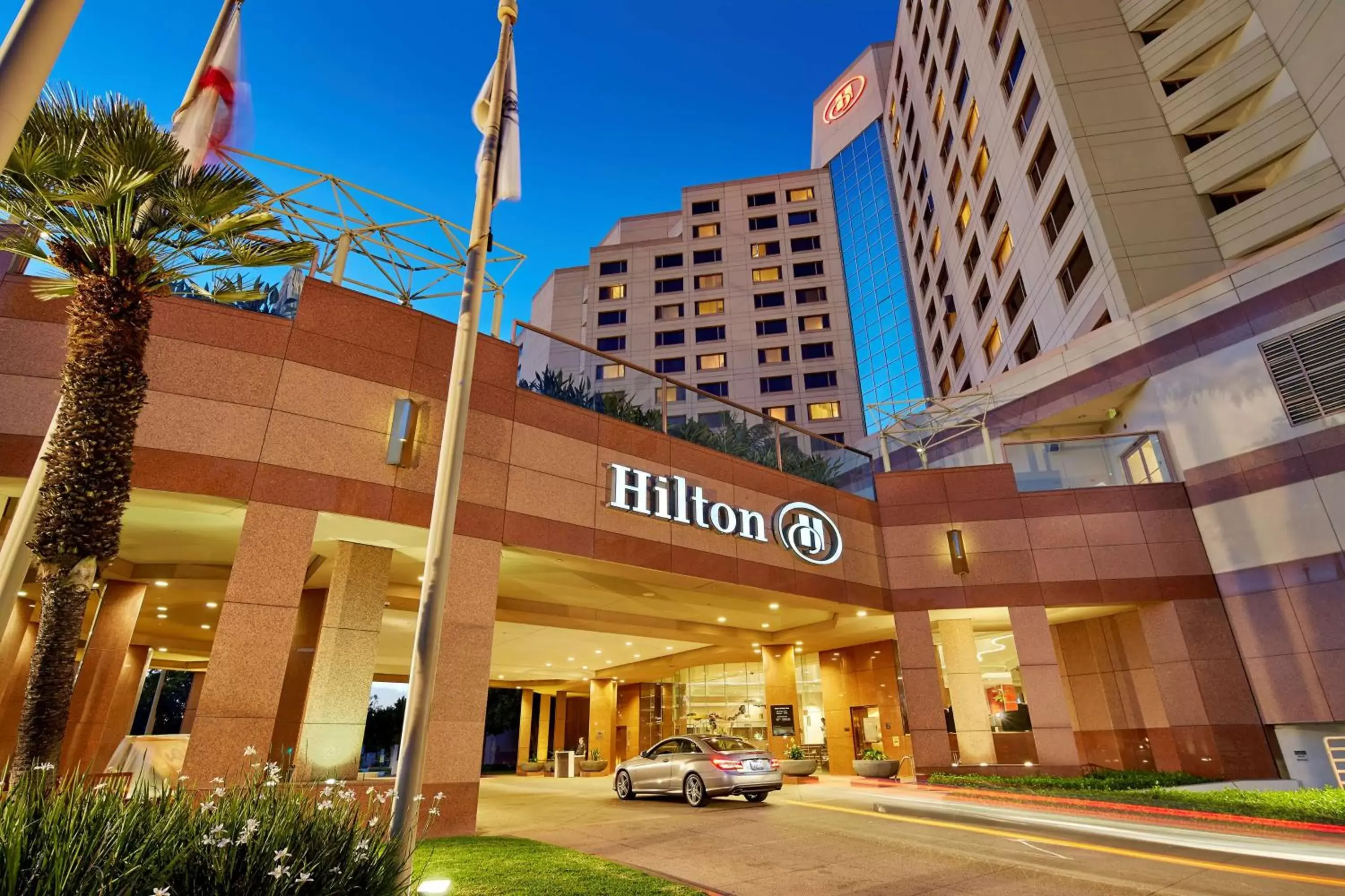 Property Building in Hilton Long Beach Hotel