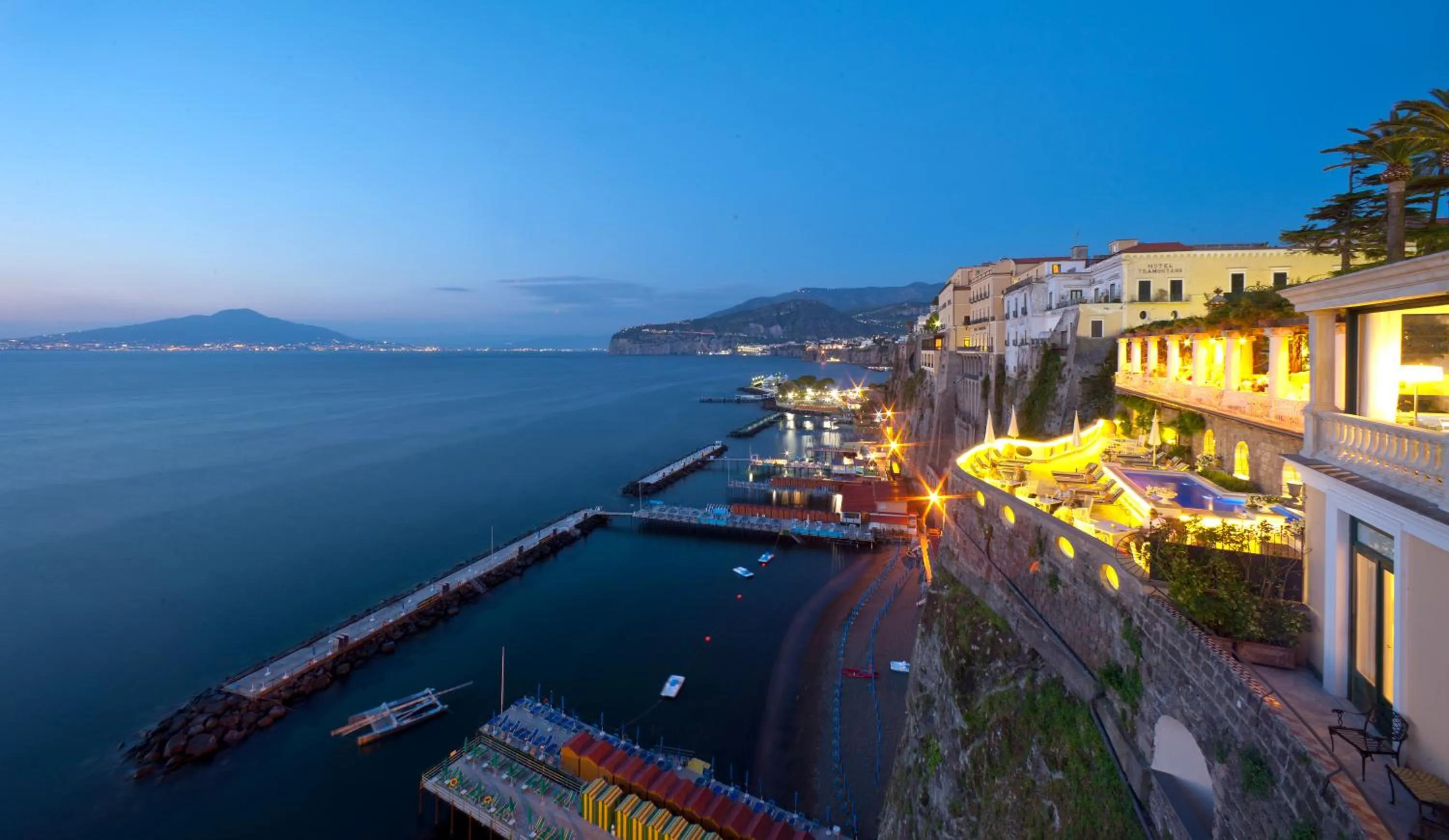 Night in Bellevue Syrene