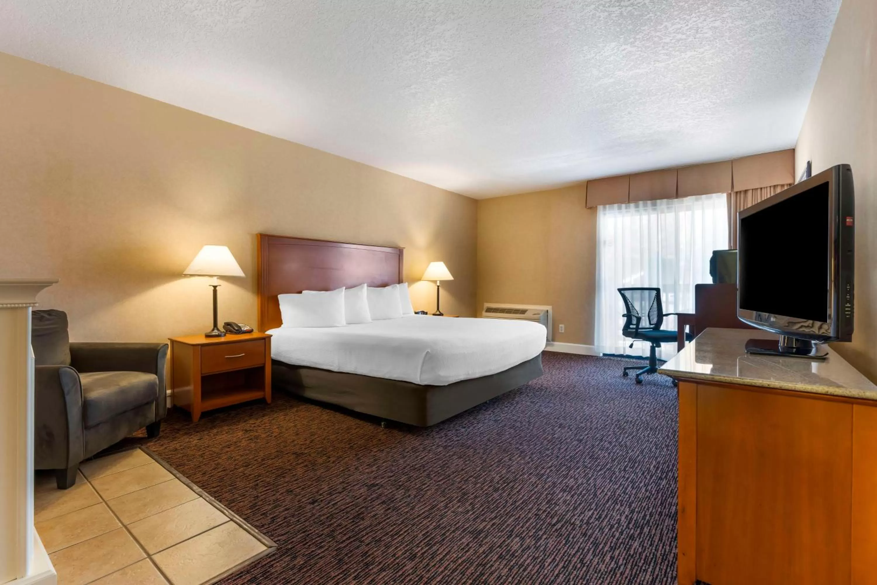 Bedroom, Bed in Best Western Plus Placerville Inn