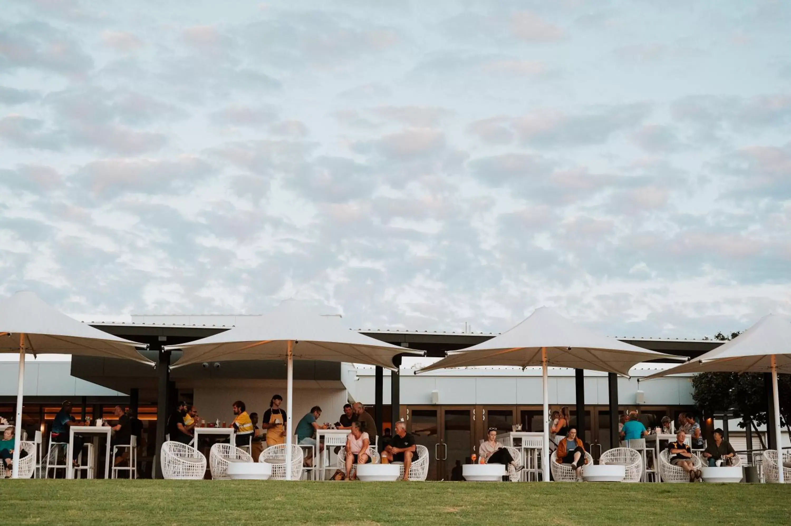 Restaurant/Places to Eat in Hedland Hotel