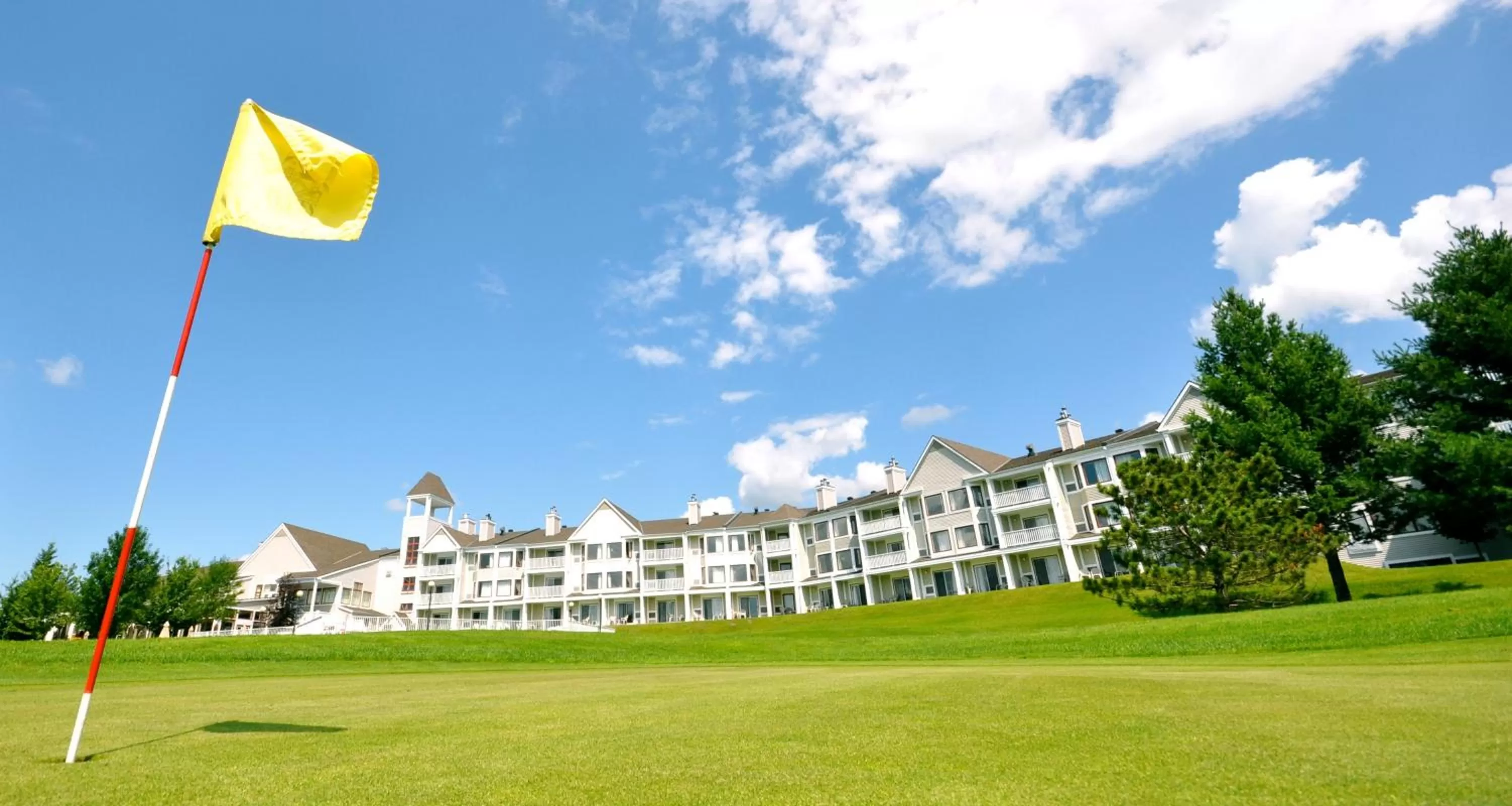 Facade/entrance in Manoir des Sables Hôtel & Golf