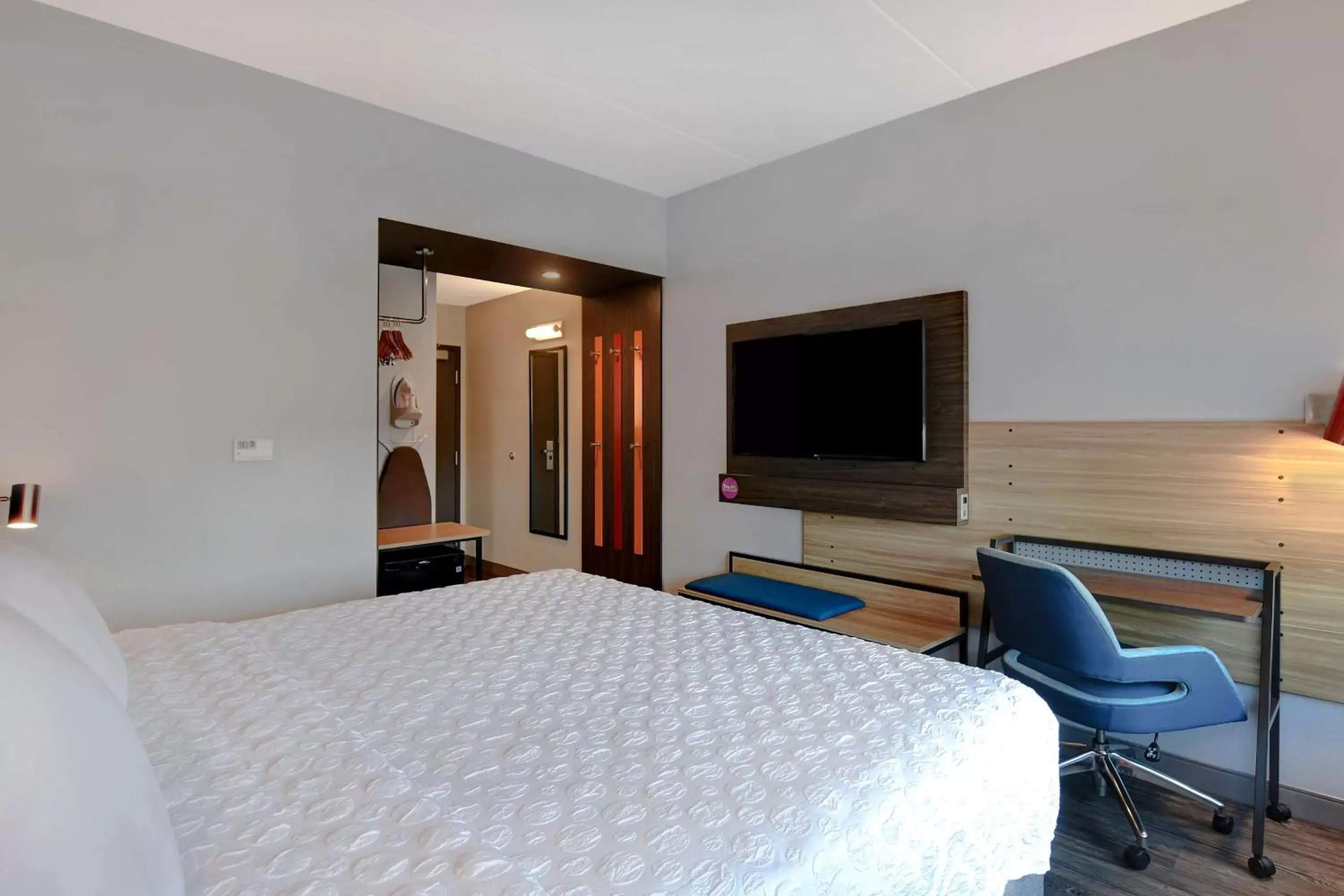 Bedroom, Bed in Tru By Hilton Columbia Greystone