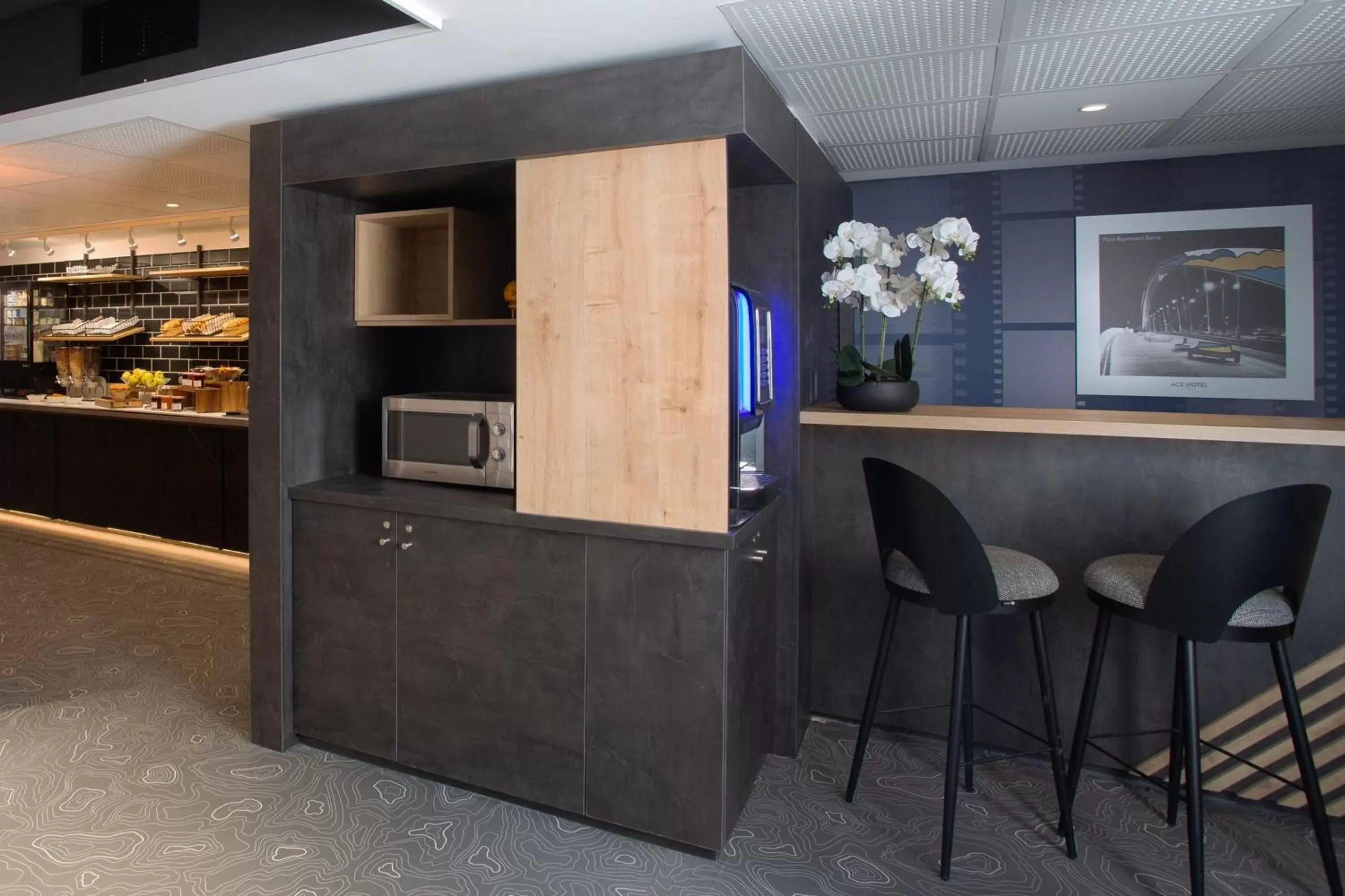 Lounge or bar in ACE Hôtel Lyon Vénissieux Parc des Expositions Lounge or bar in ACE Hôtel Lyon Vénissieux Parc des Expositions