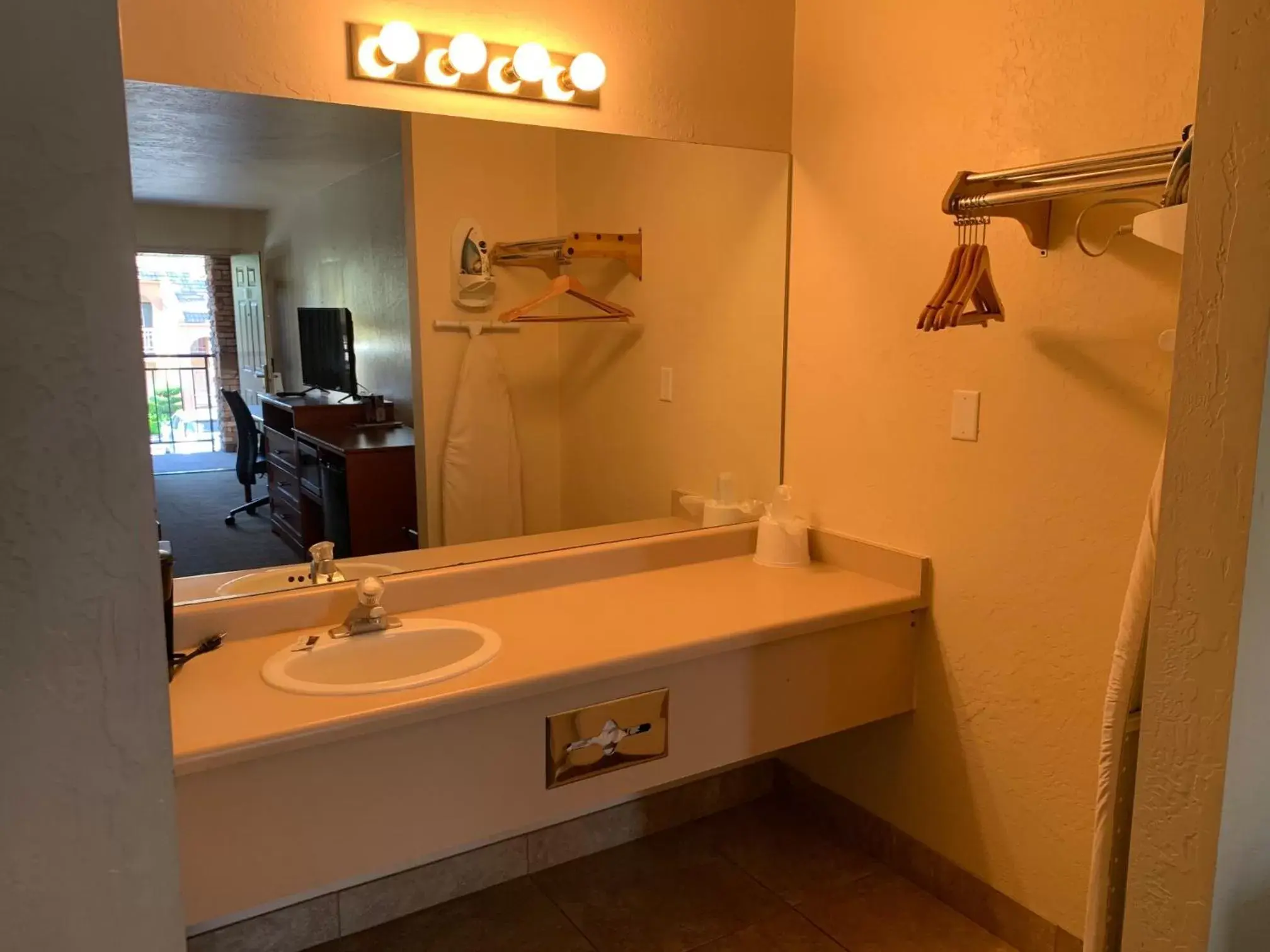 Bathroom in Claridge Inn - St. George