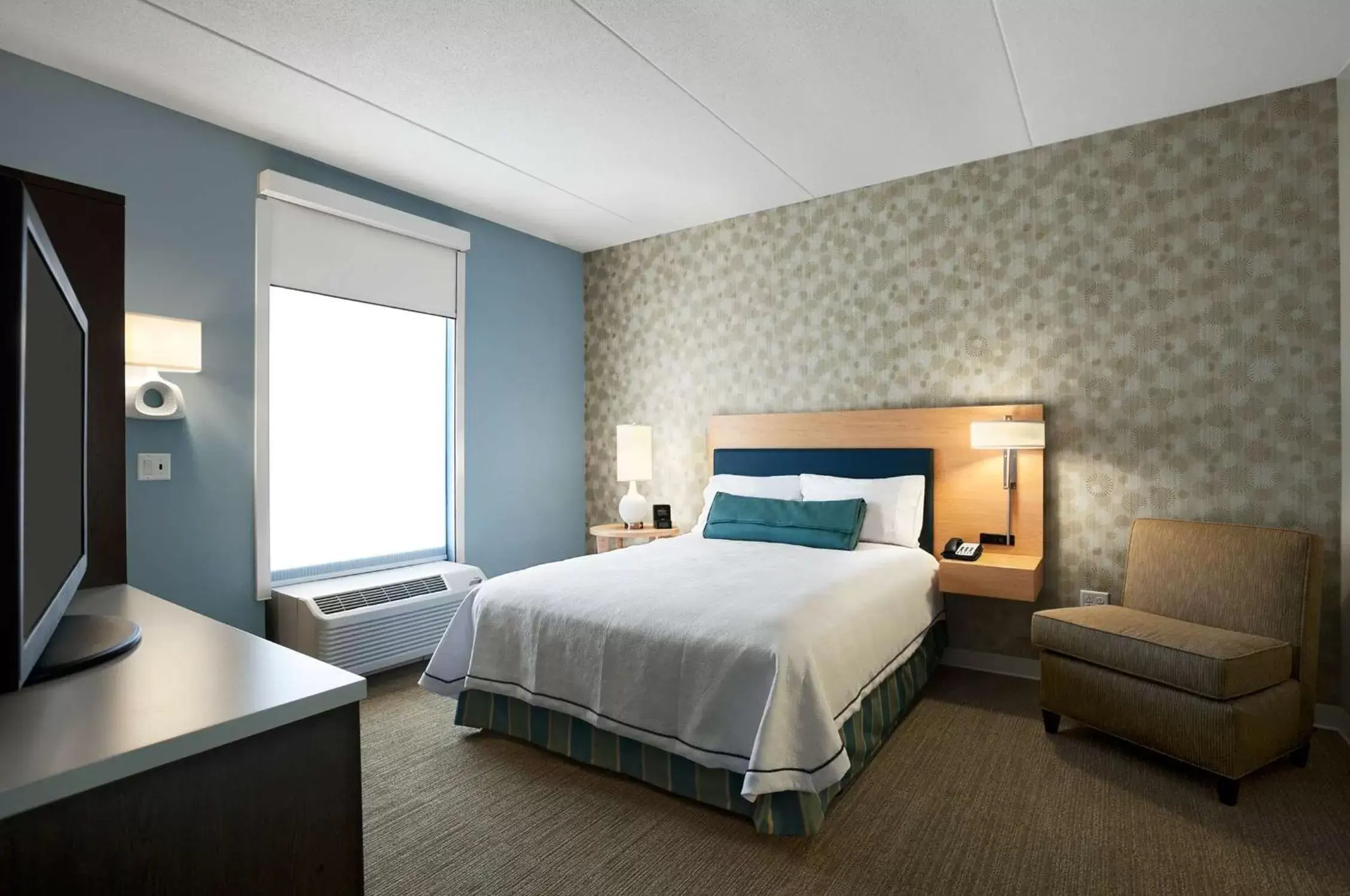 Bedroom, Bed in Home2 Suites Nashville Airport