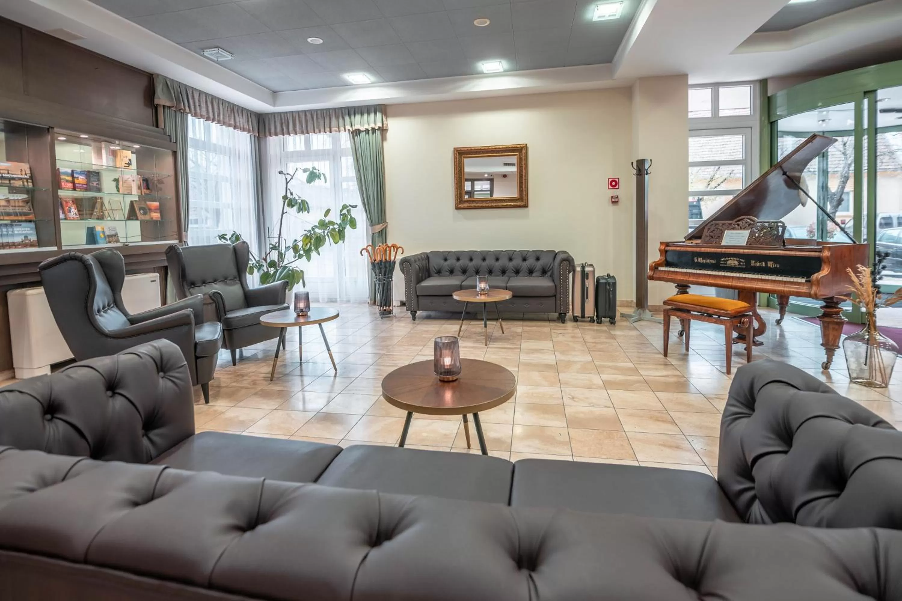 Lobby or reception in Szent János Hotel