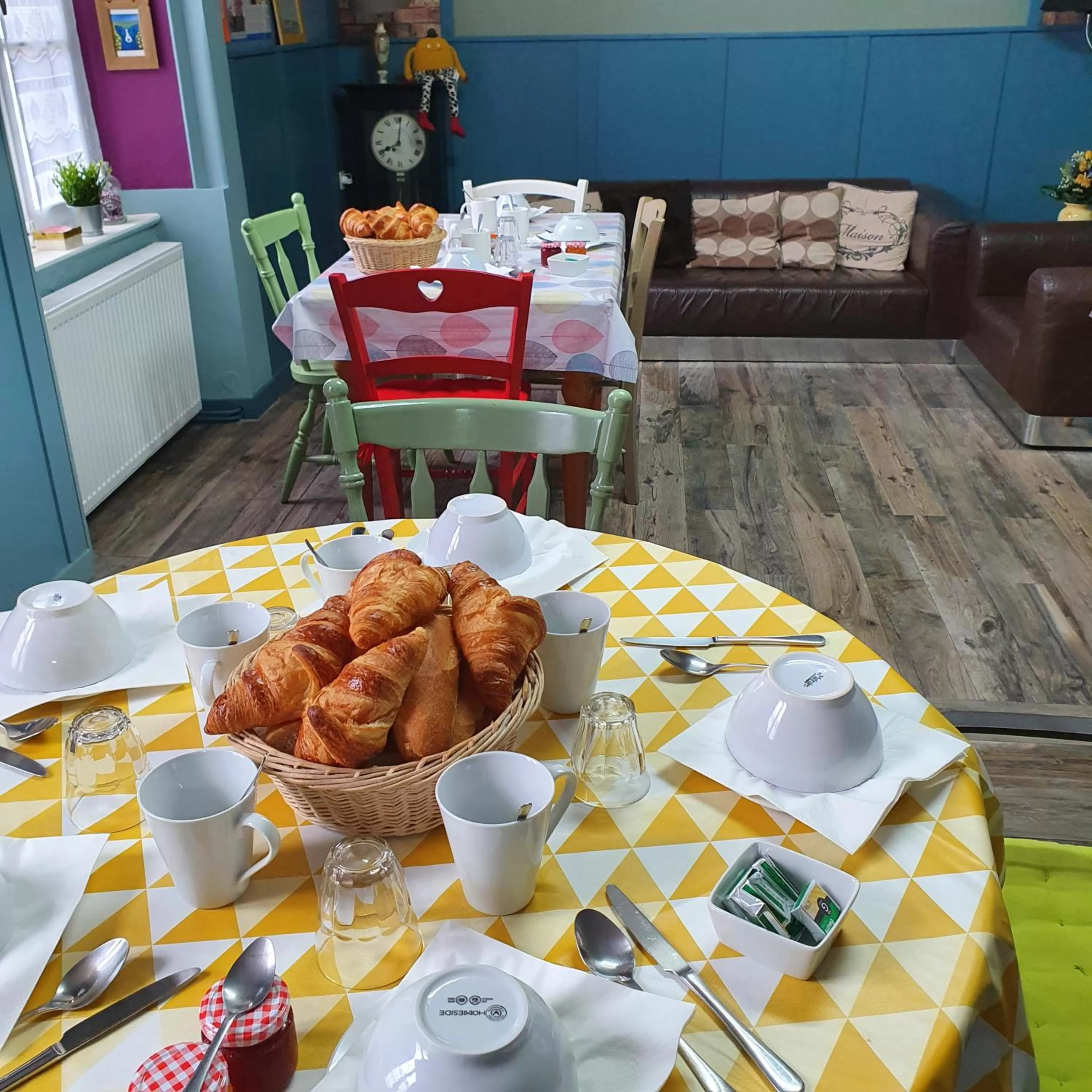 Continental breakfast in Chambres Dhôtes Numéro 1