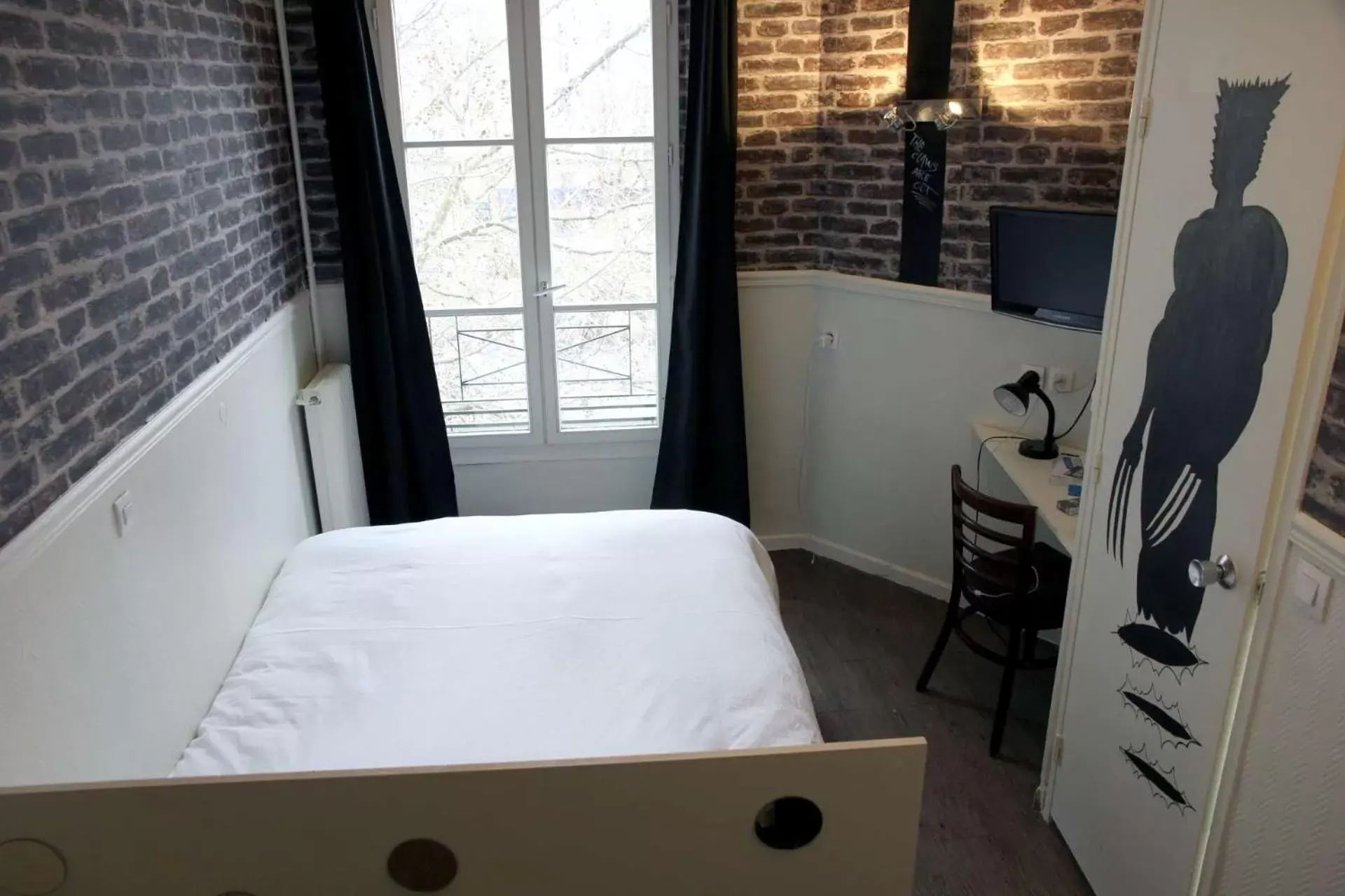 Bedroom, Room Photo in Absolute Hotel Paris République