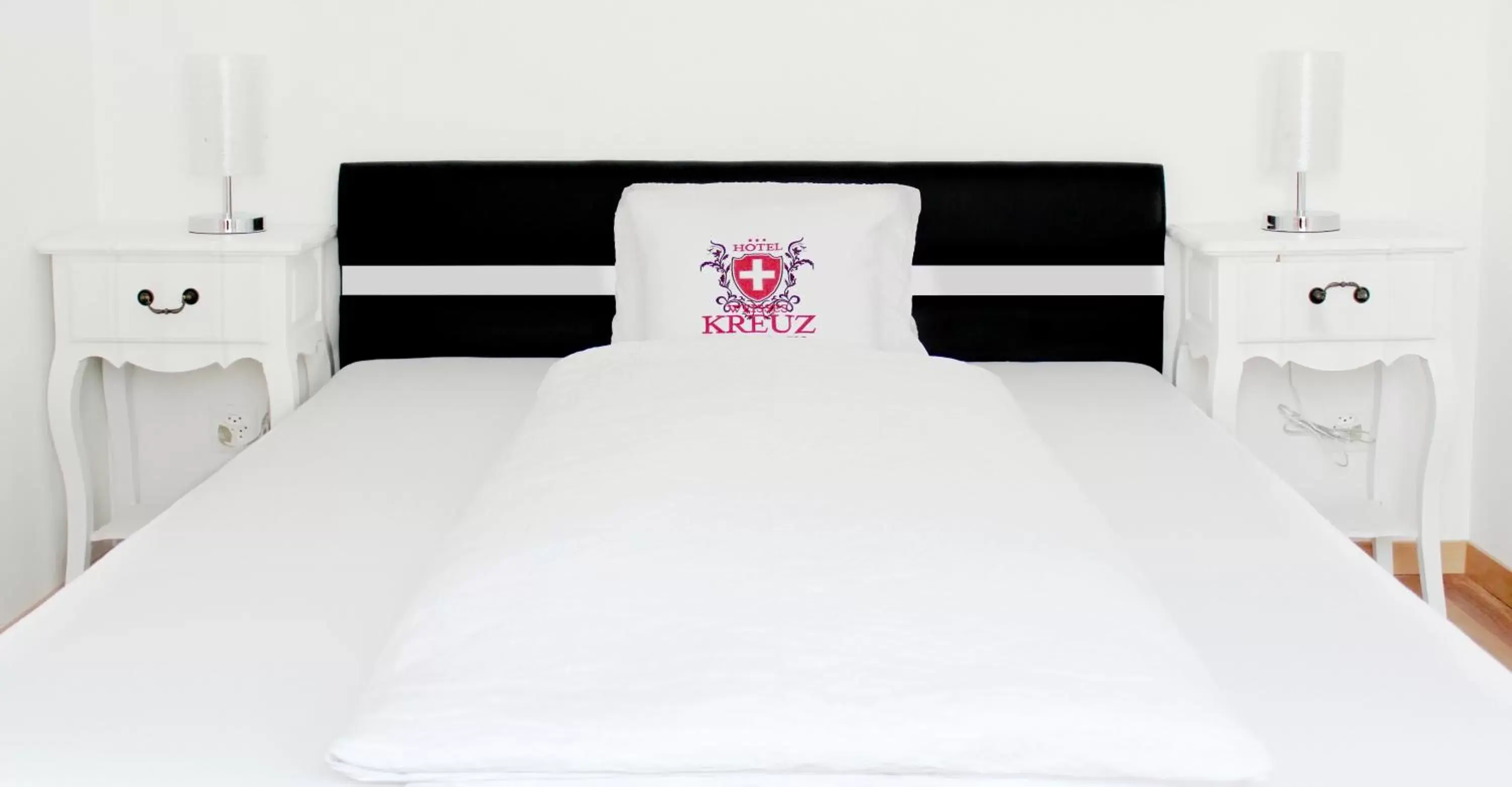 Bed in Hotel Weisses Kreuz