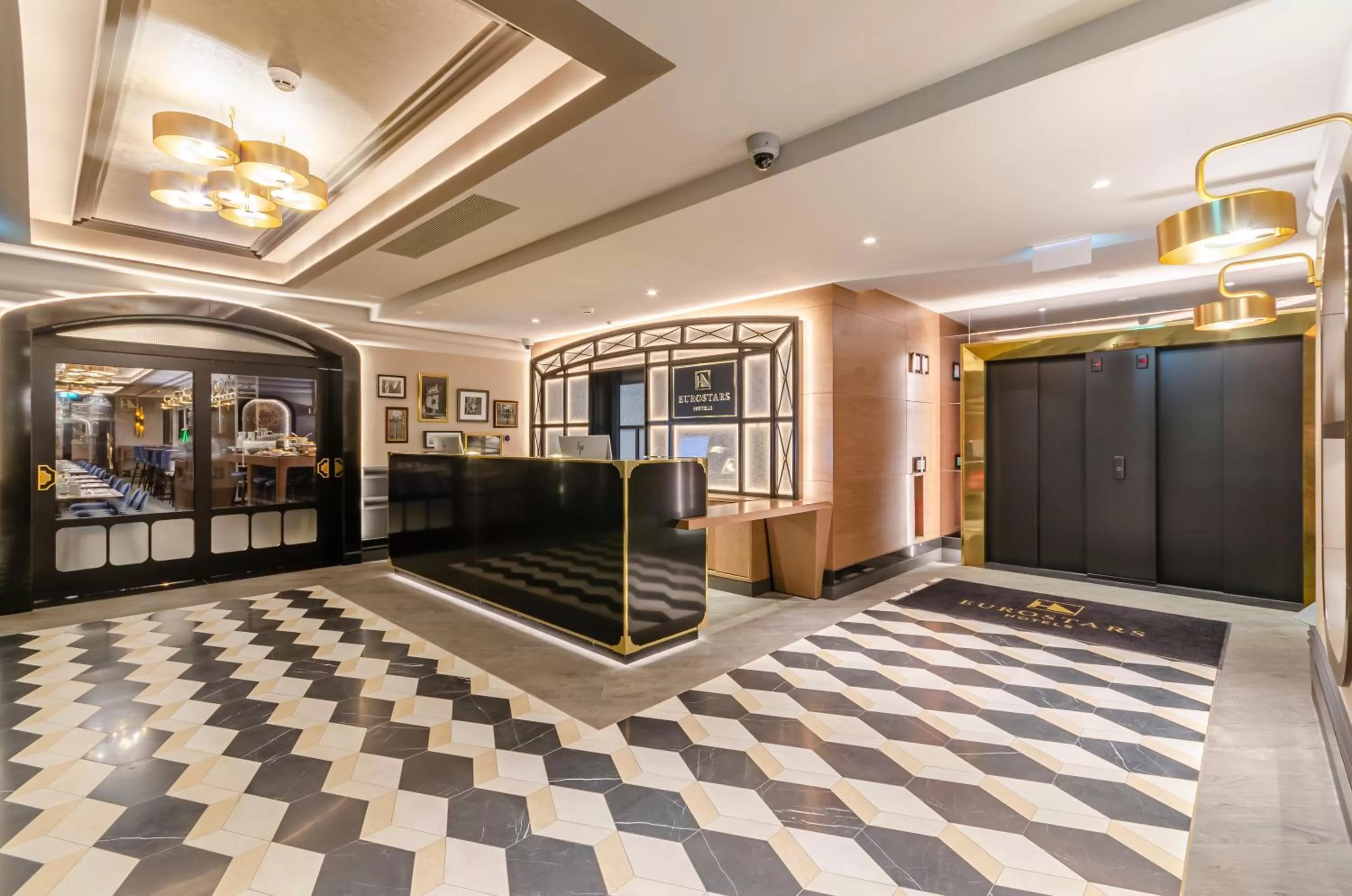 Lobby or reception in Eurostars Lisboa Baixa