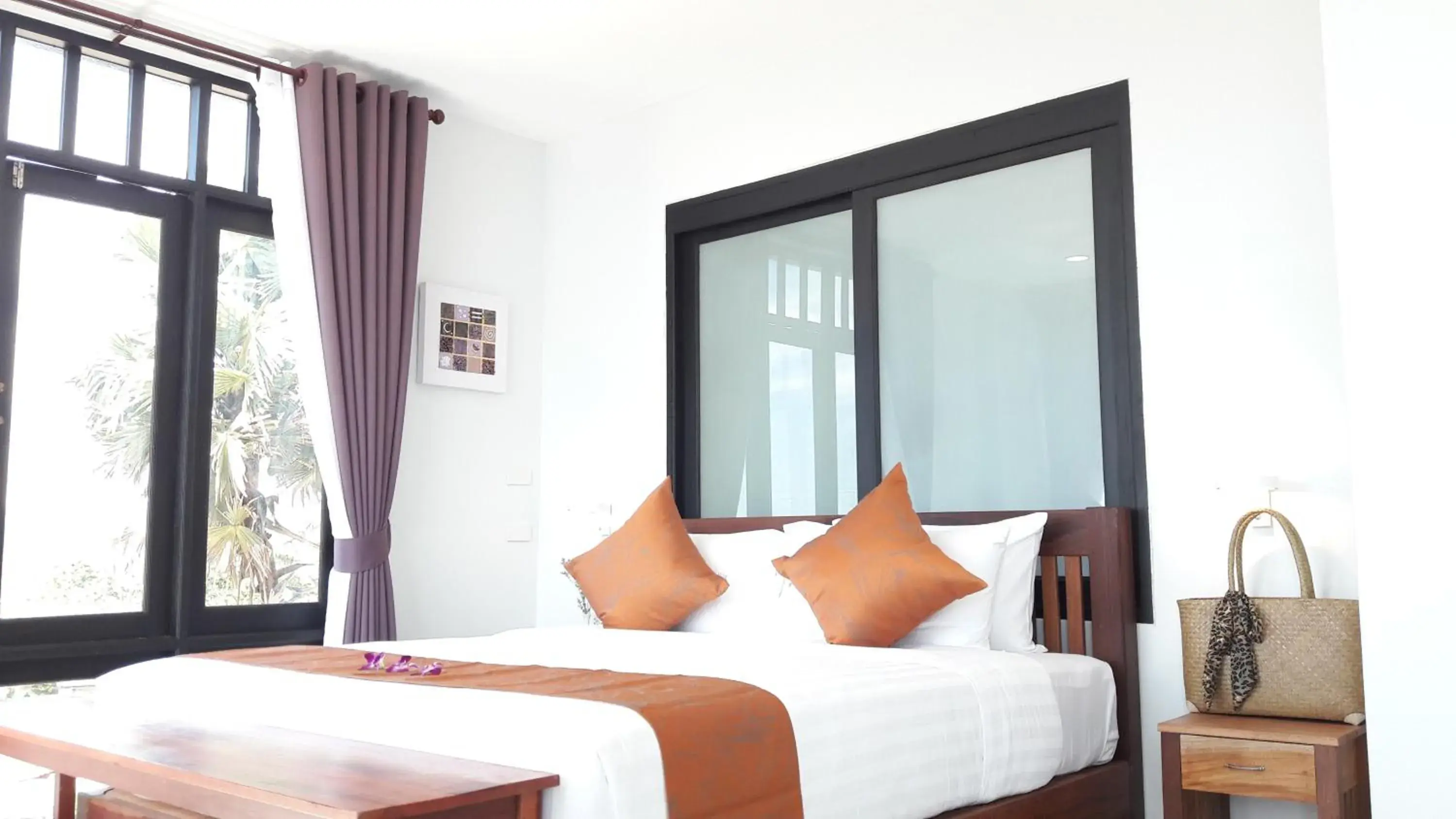 Bed in Lanta Corner Resort