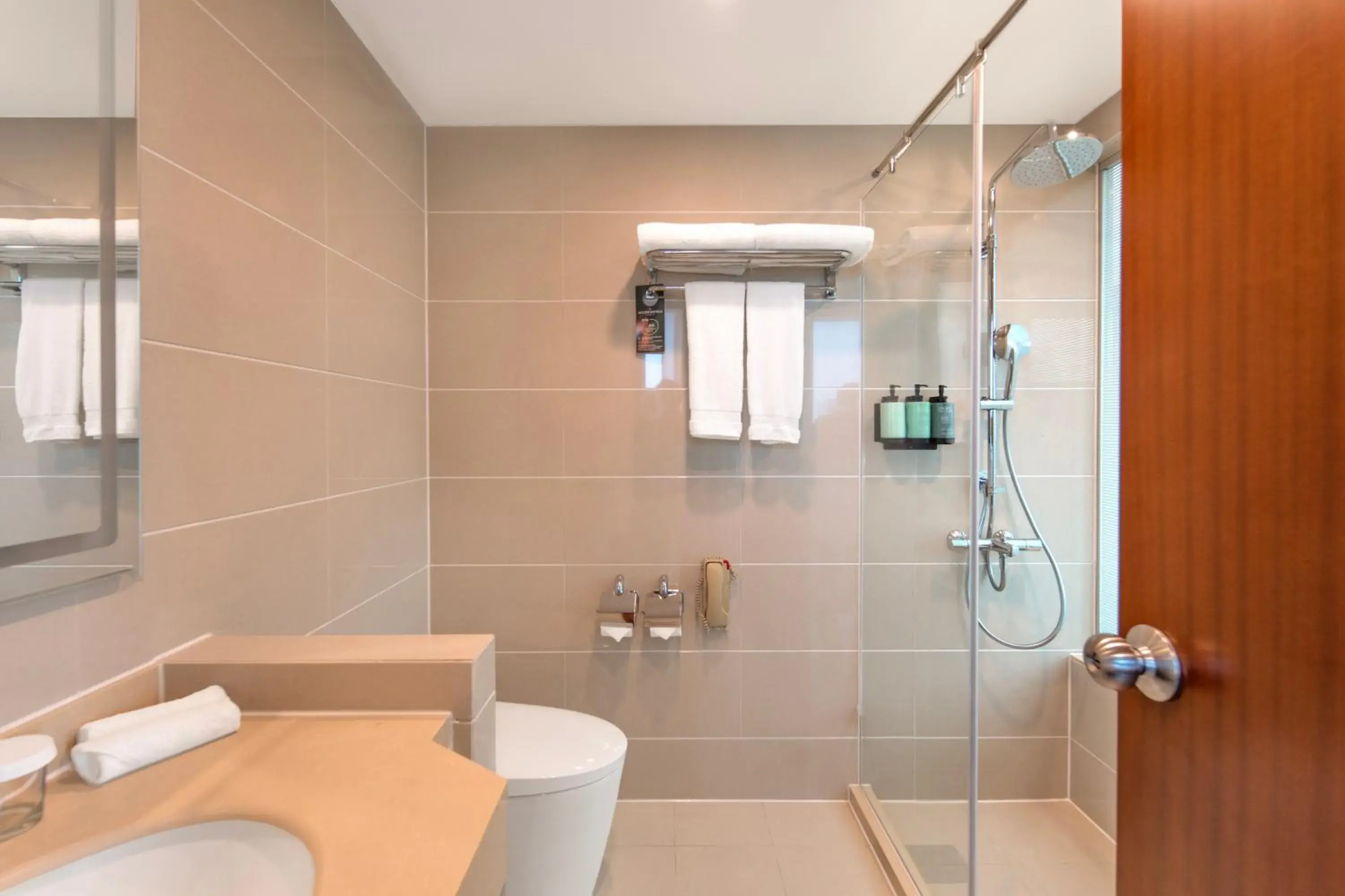 Bathroom in Novotel Shanghai Atlantis