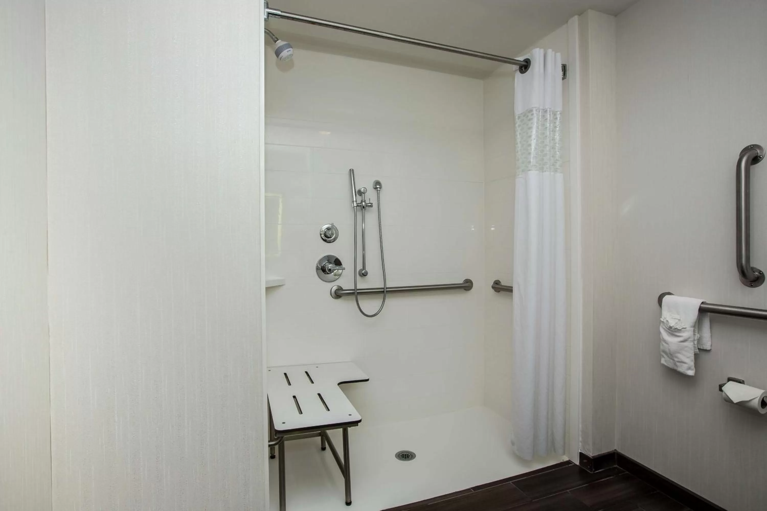 Bathroom in Hampton Inn & Suites - Knoxville Papermill Drive, TN