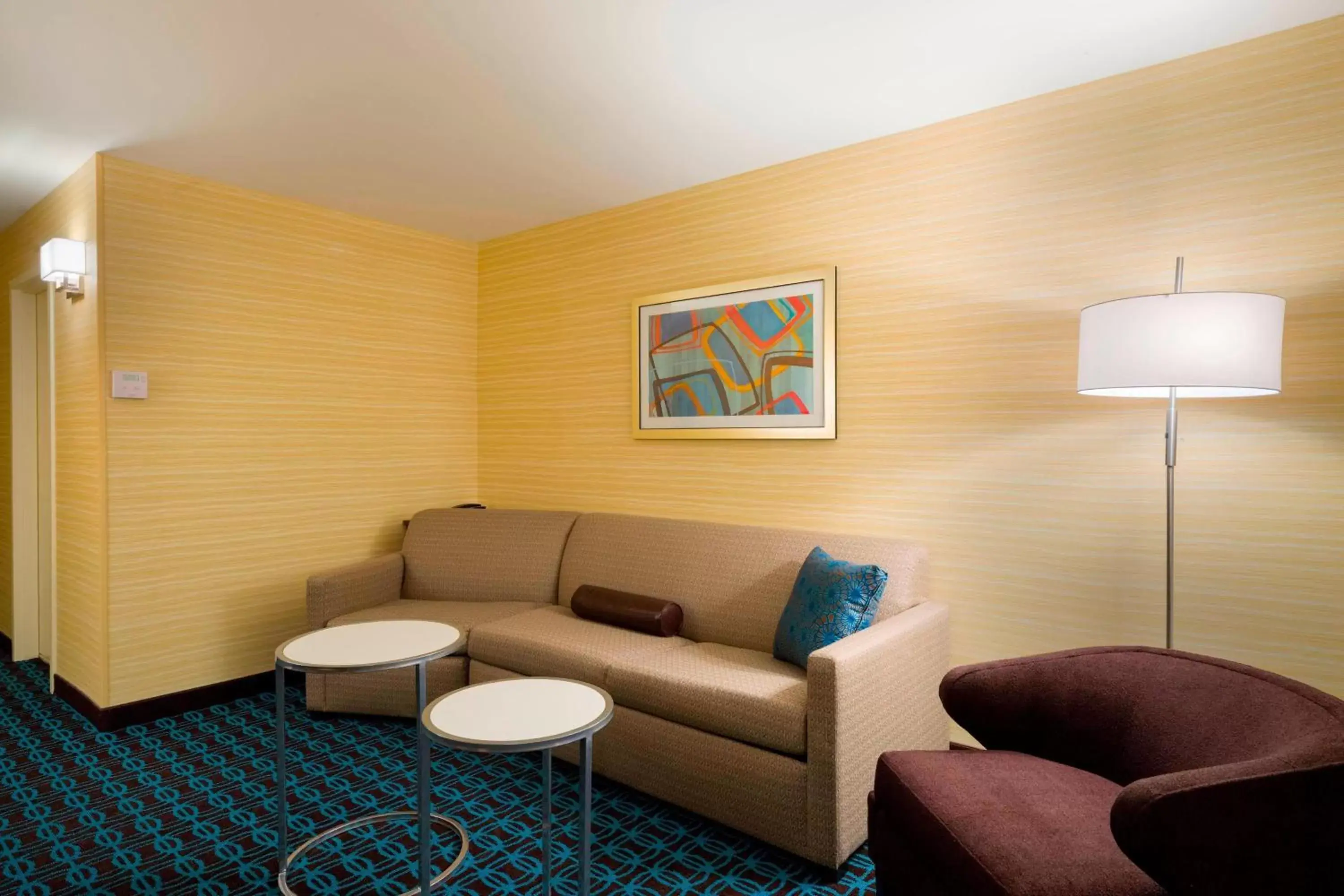 Living room, Seating Area in Fairfield Inn & Suites by Marriott Paramus
