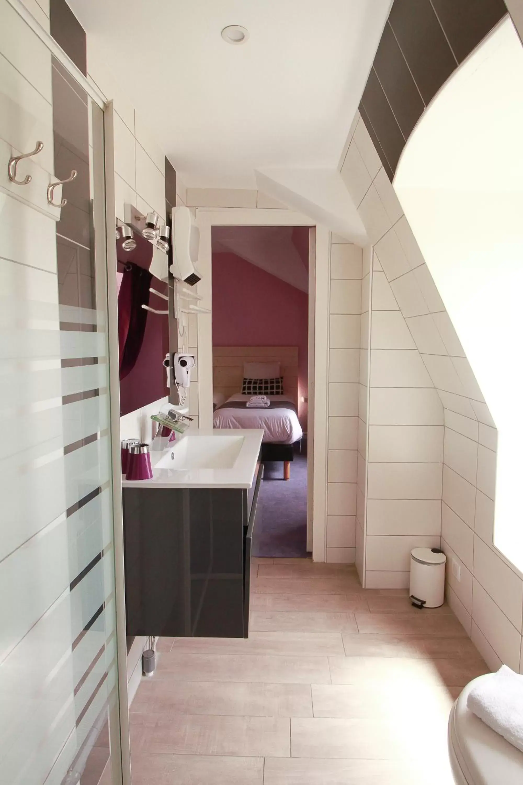 Bathroom in Hôtel La Couronne