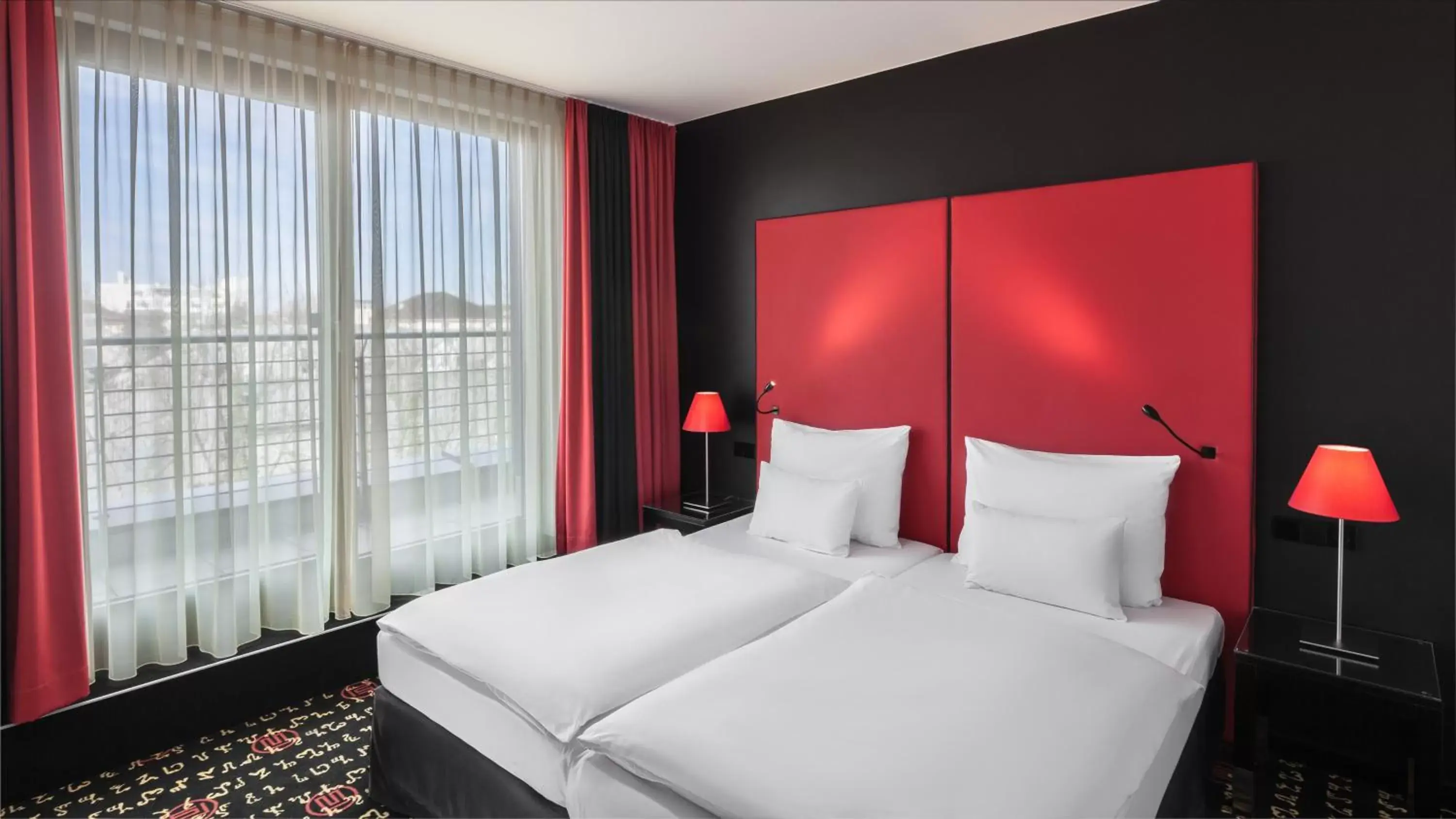 Photo of the whole room, Bed in Holiday Inn Munich - Westpark, an IHG Hotel