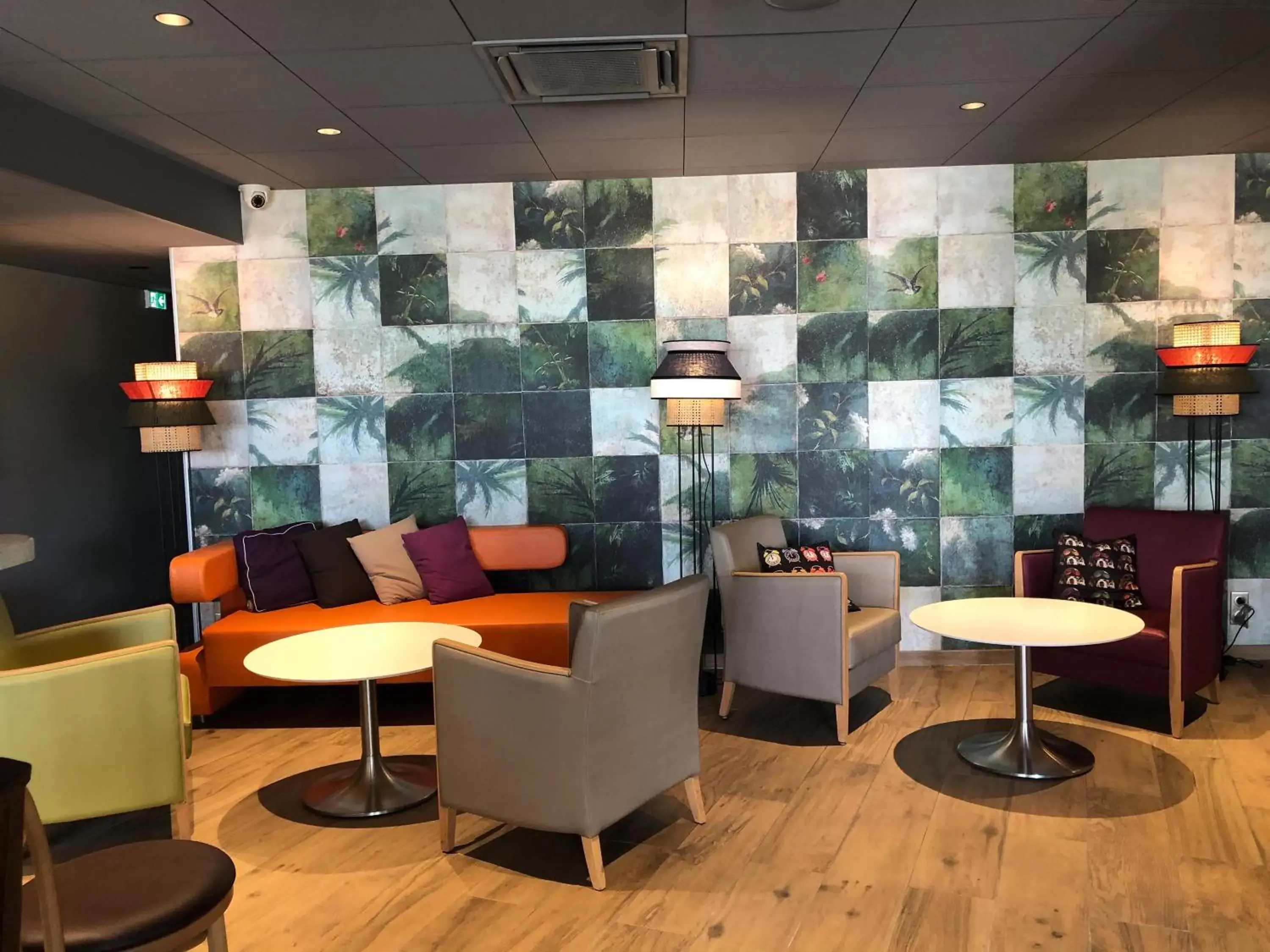 Lounge or bar in ibis Styles Clermont-Ferrand Aéroport Lounge or bar in ibis Styles Clermont-Ferrand Aéroport