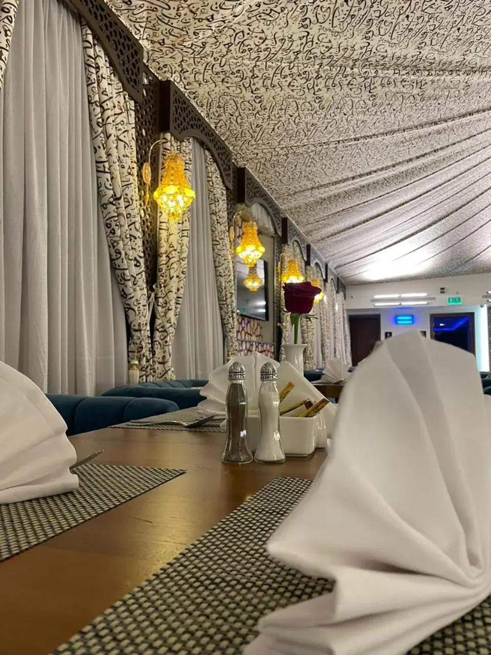 Restaurant/places to eat in Rua Al Hijrah Hotel