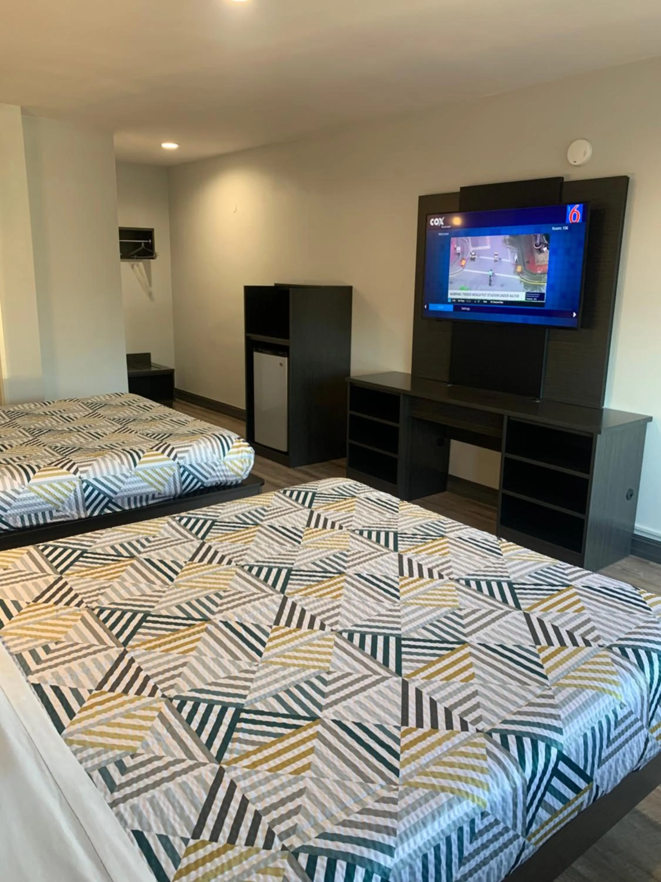 Bed in Motel 6 San Diego, CA Airport Harbor