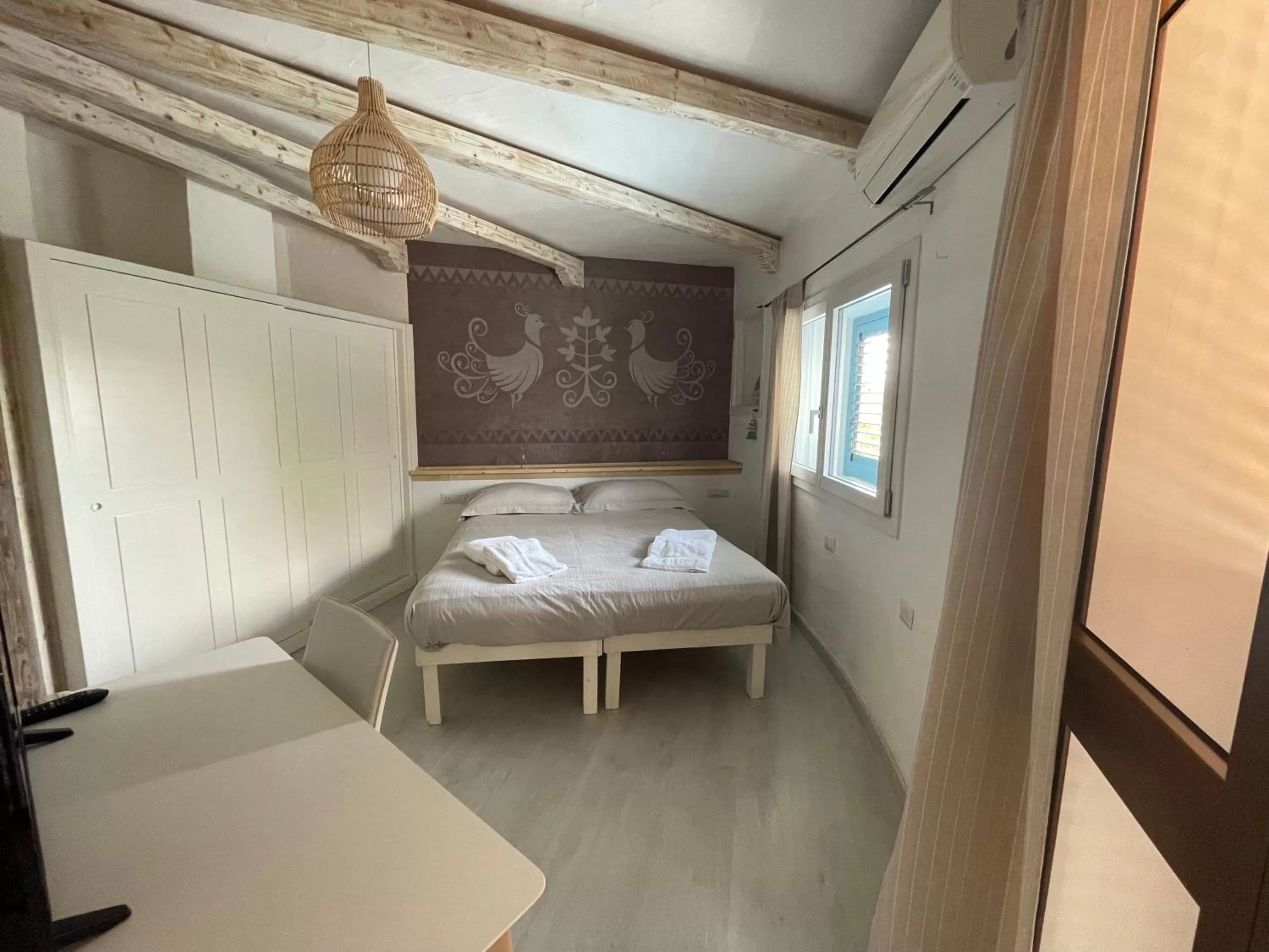 Bedroom, Bed in Domus de Diana