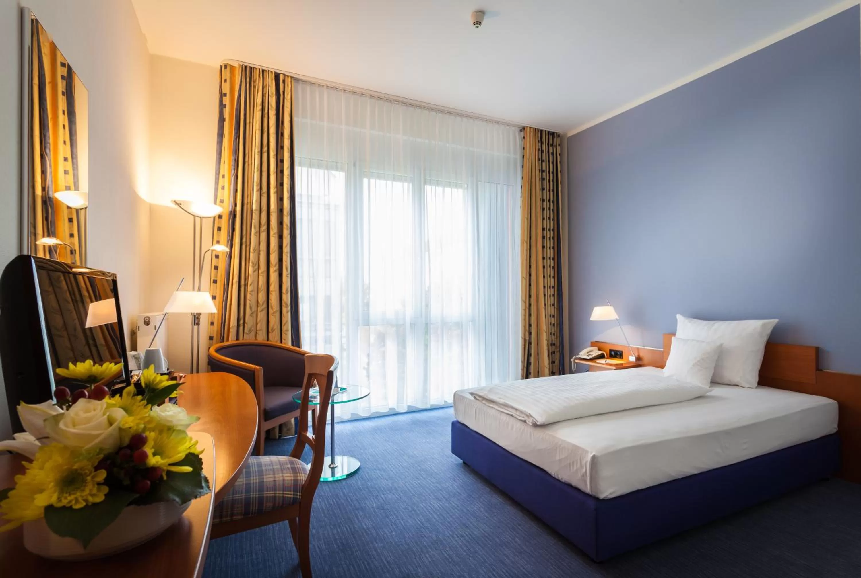 Photo of the whole room, Bed in Best Western Hotel Am Straßberger Tor