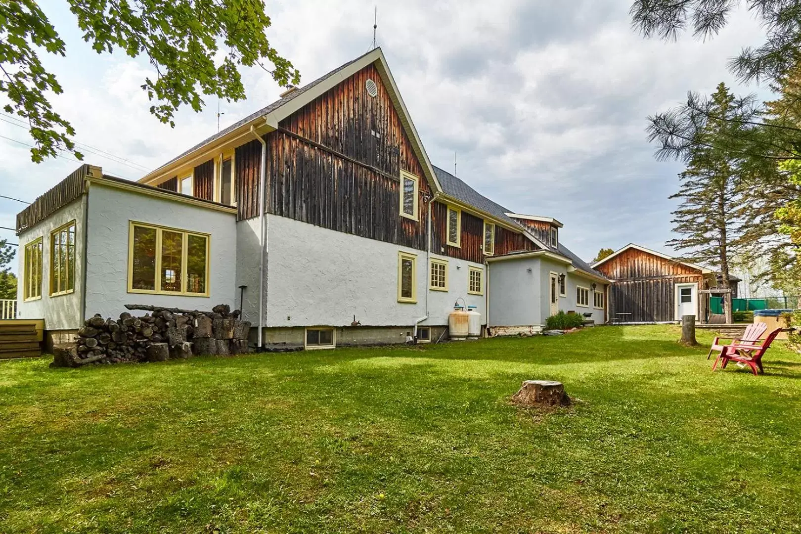 Garden view, Property Building in Auberge de la Tour et Spa