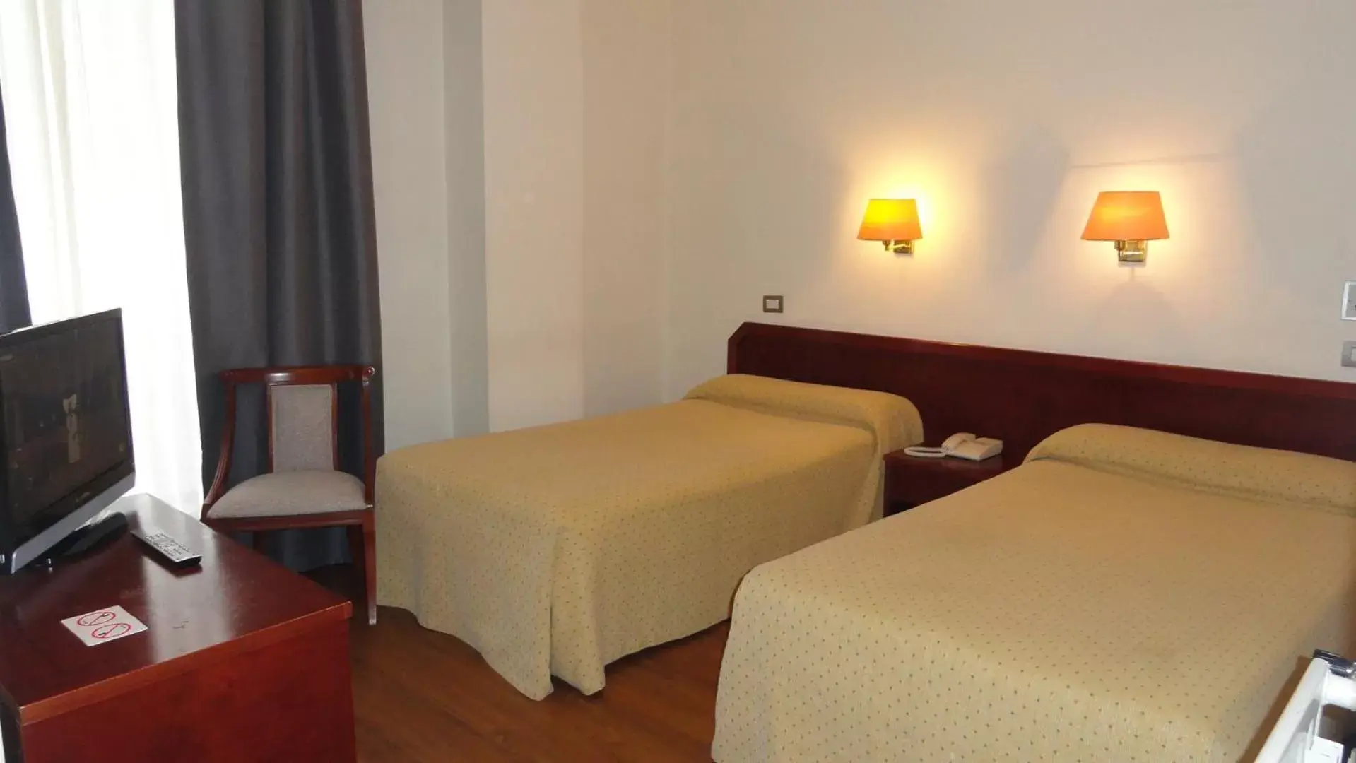 Bed in Hotel Compostela Vigo