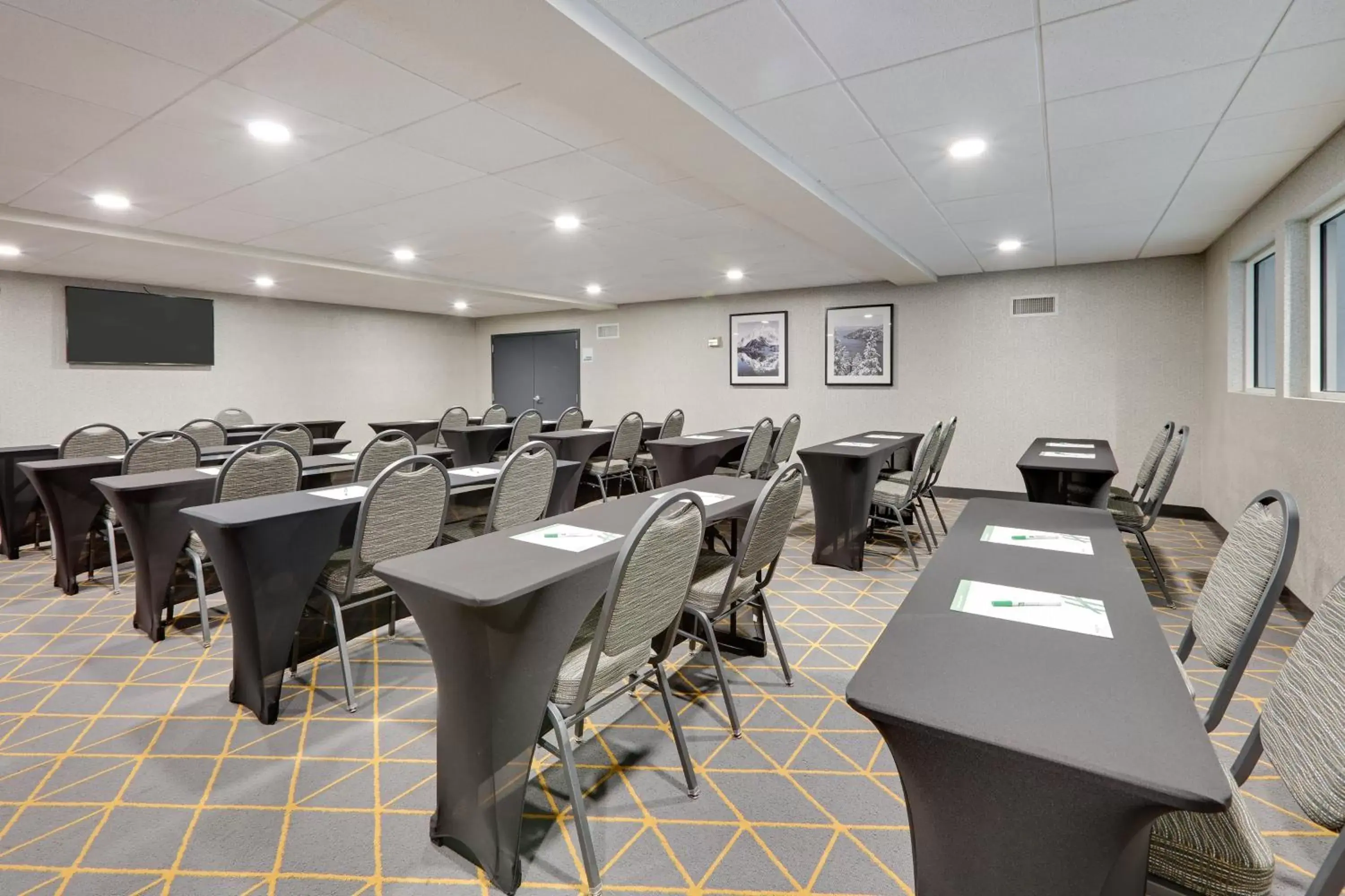 Meeting/conference room in Holiday Inn Twin Falls, an IHG Hotel